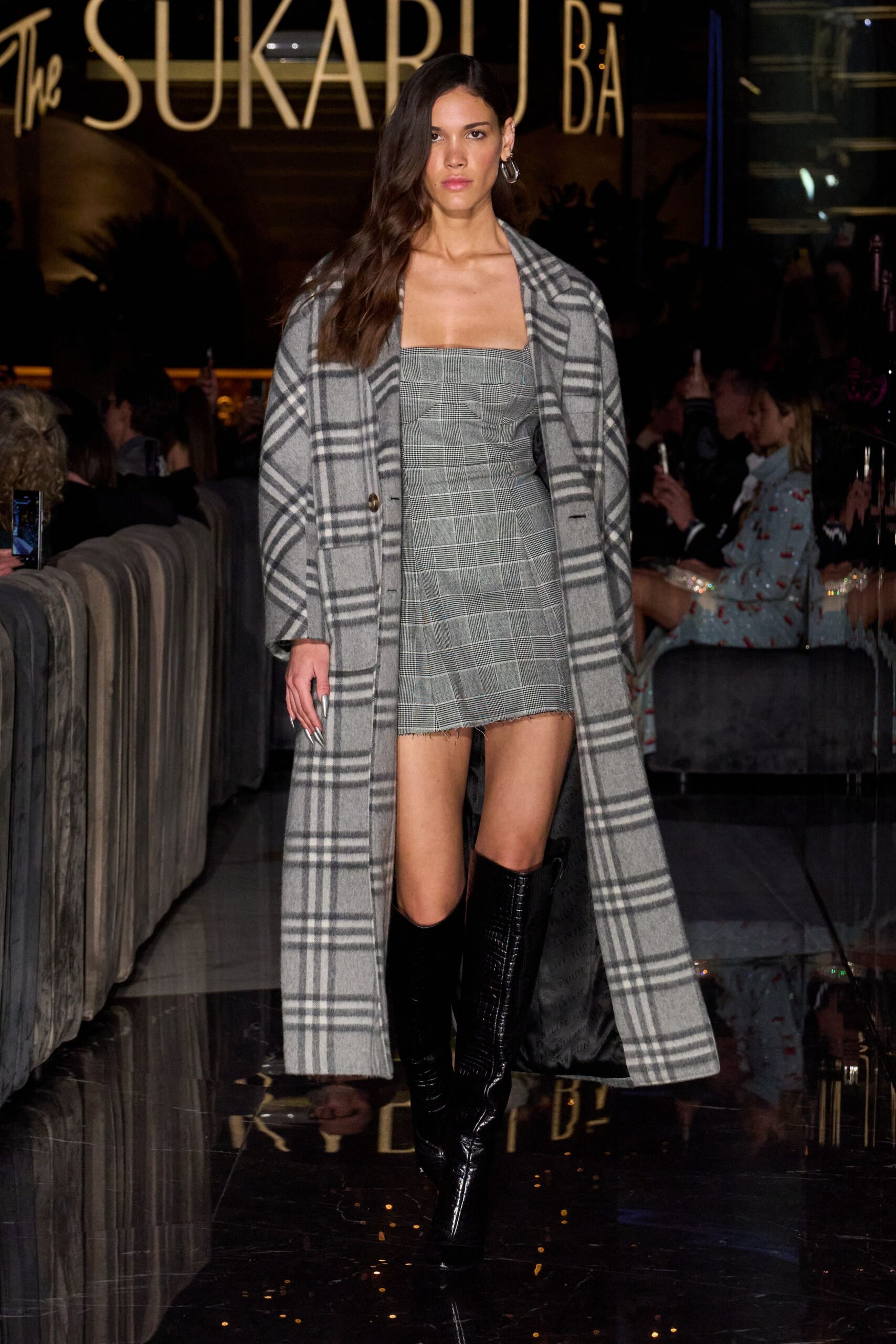 gray wool long-sleeve collared relaxed checked coat