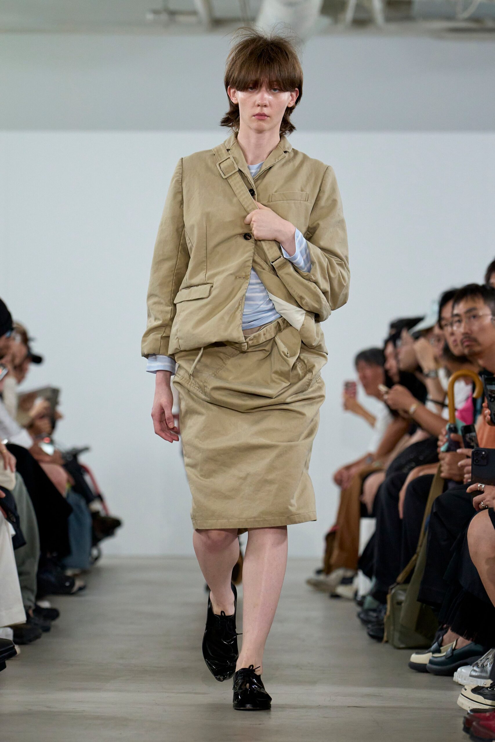 beige cotton long-sleeve collared structured jacket