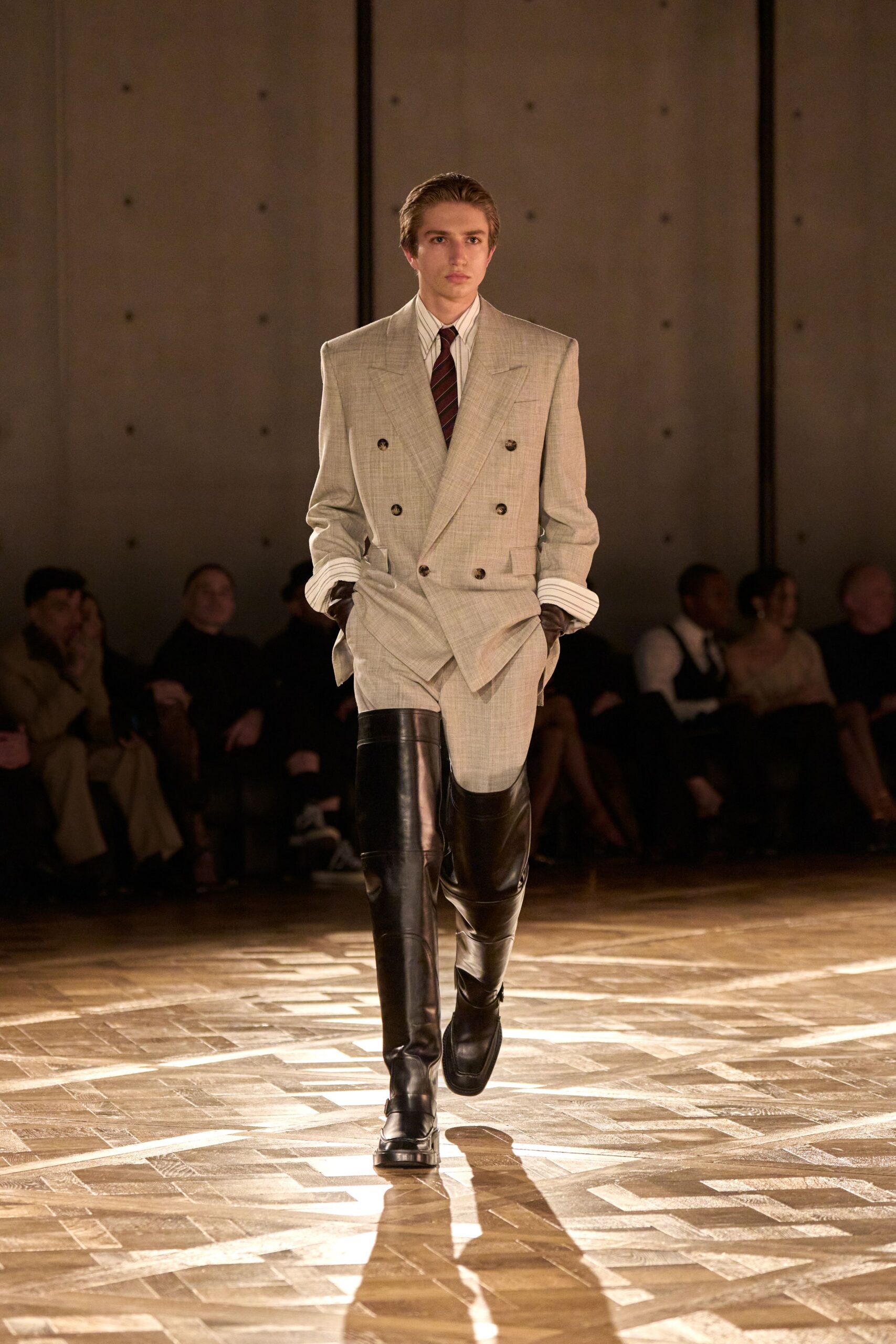 beige wool long-sleeve collared tailored buttoned suit