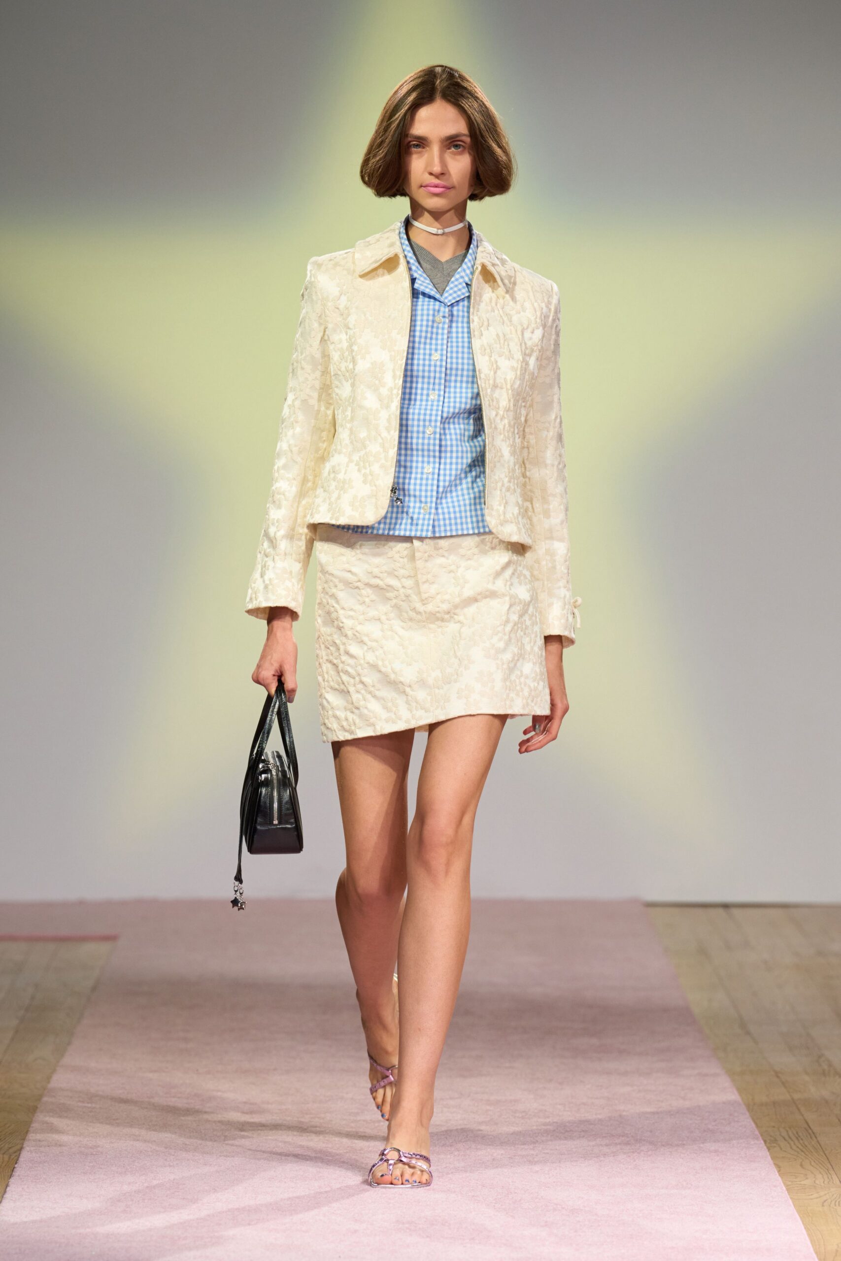 beige silk fitted straight-leg short skirt