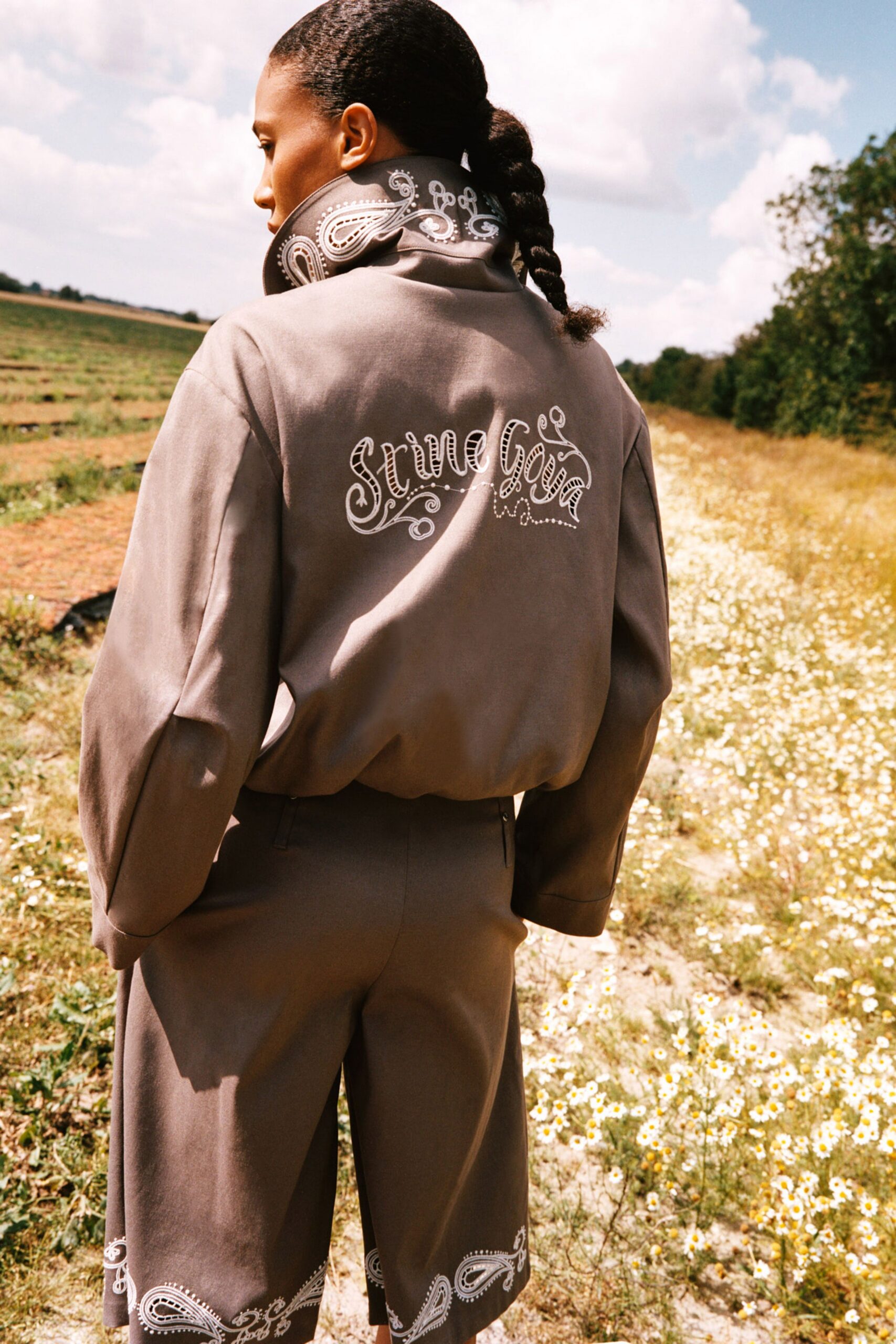 gray cotton long-sleeve collared relaxed embroidered jacket