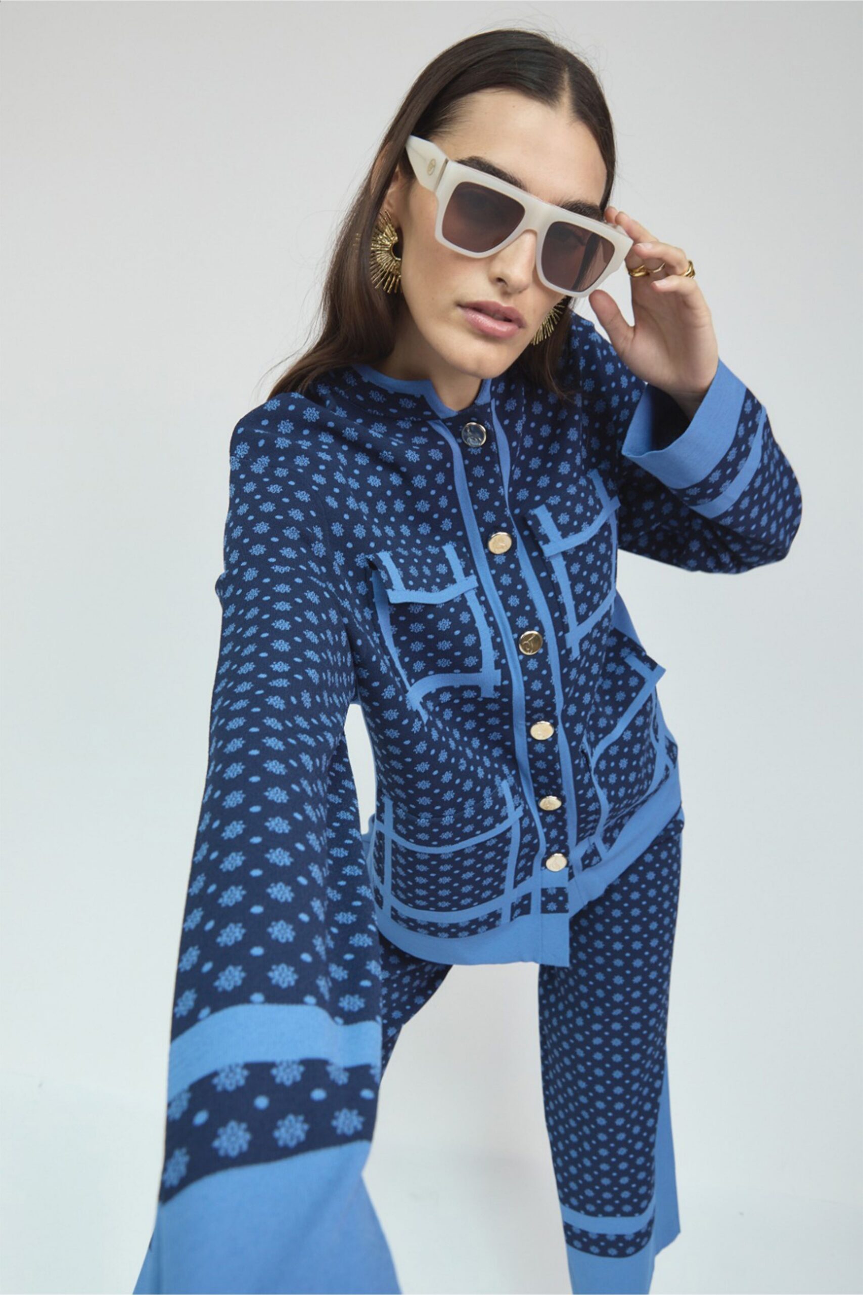 blue cotton long-sleeve collared fitted buttoned printed jacket