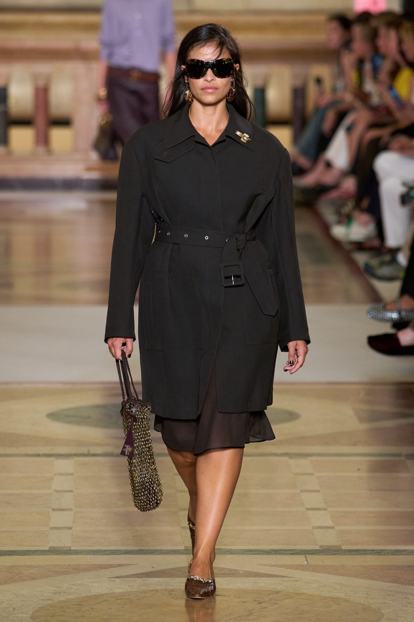 black cotton long-sleeve collared tailored belted coat