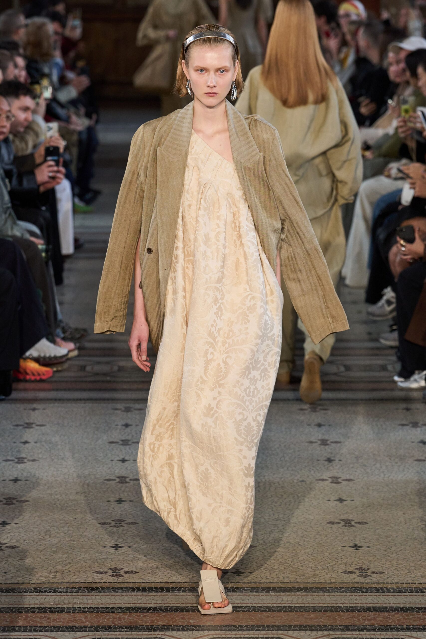 brown cotton long-sleeve oversized pleated jacket