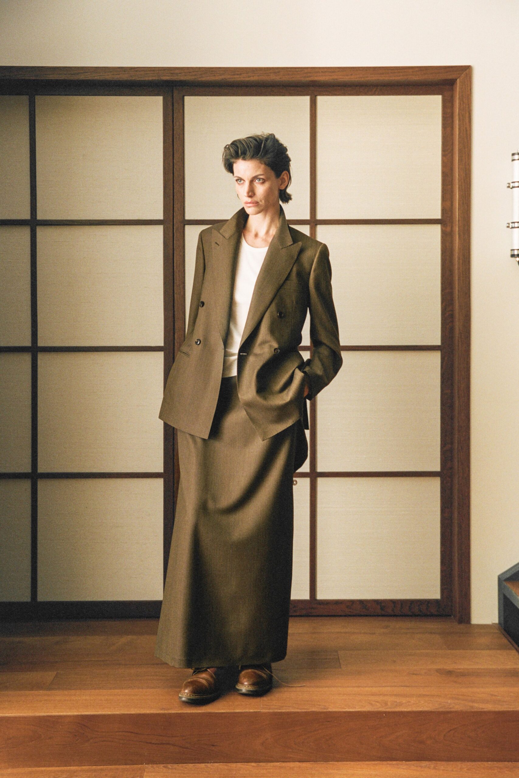 brown wool long-sleeve collared tailored buttoned blazer