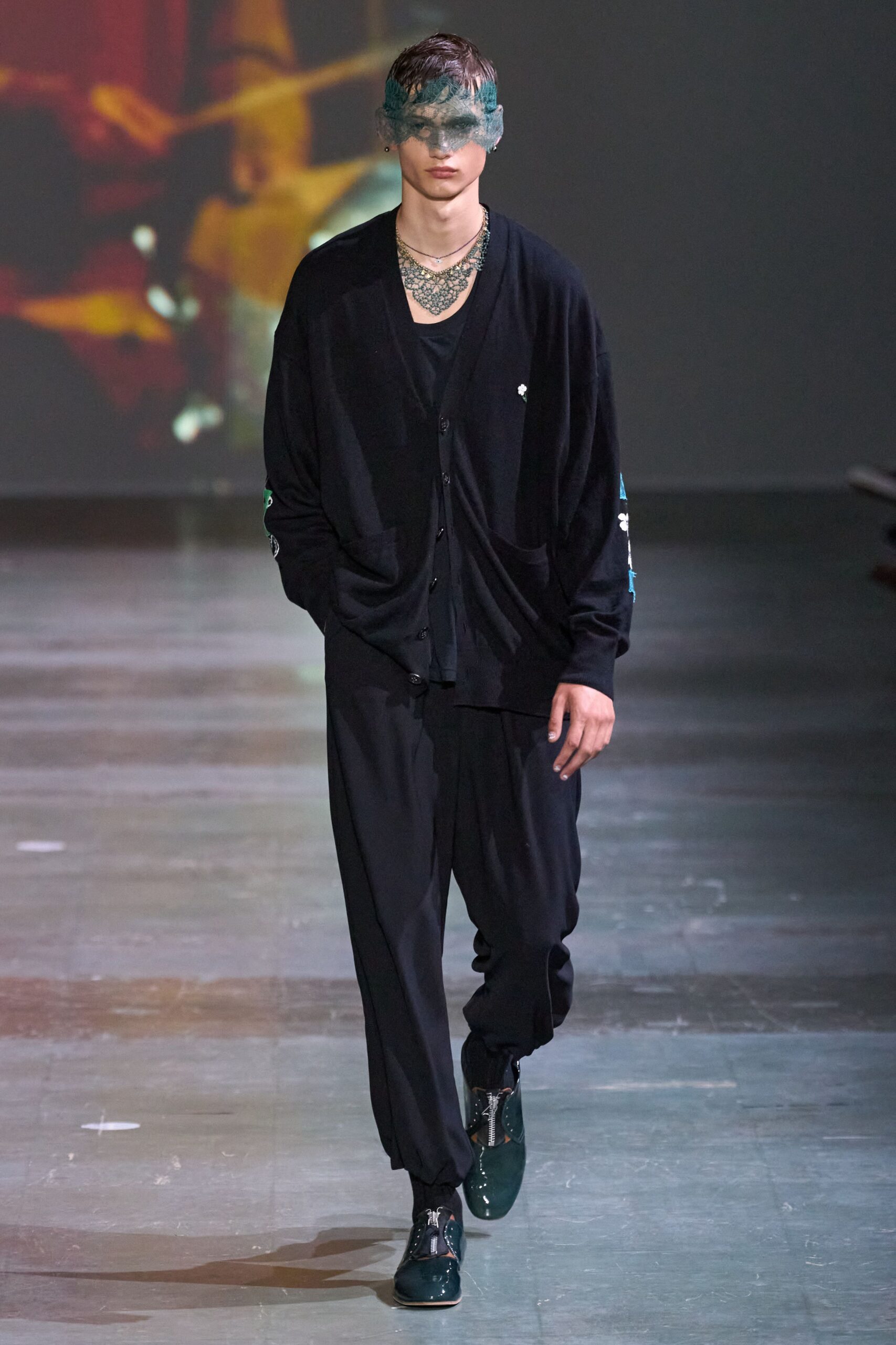 black velvet long-sleeve relaxed buttoned cardigan