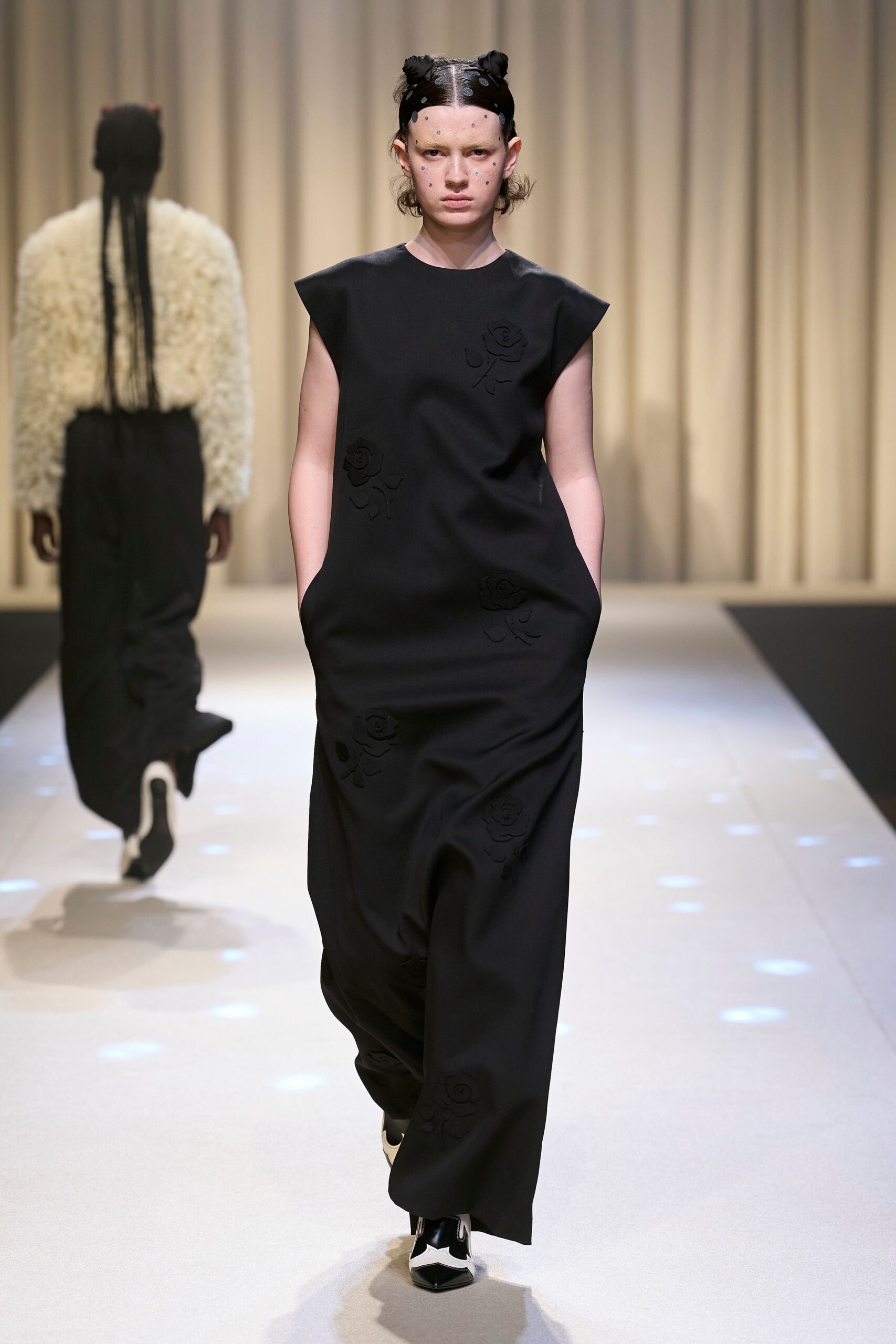 black relaxed maxi dress with pockets