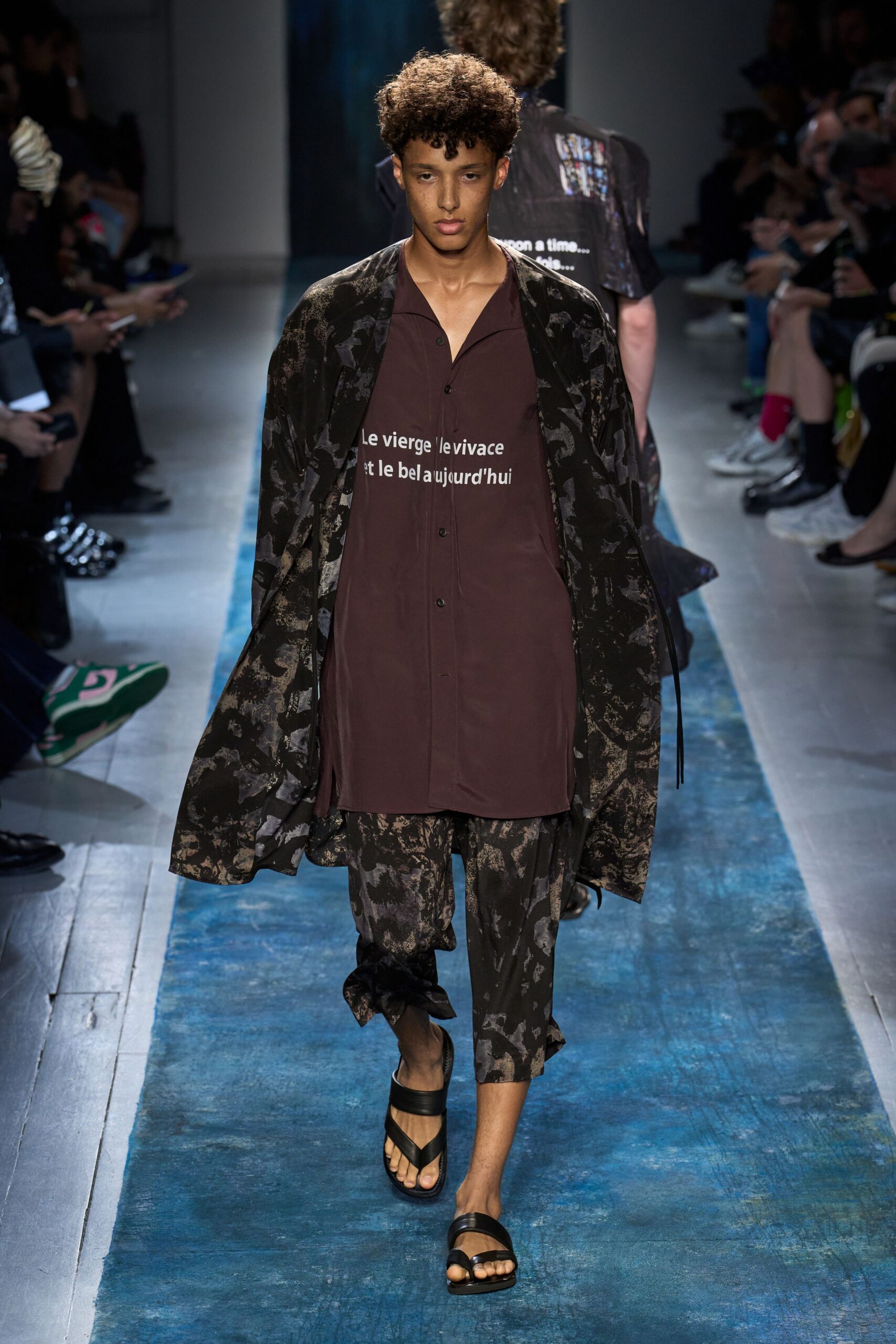black cotton long-sleeve oversized printed coat