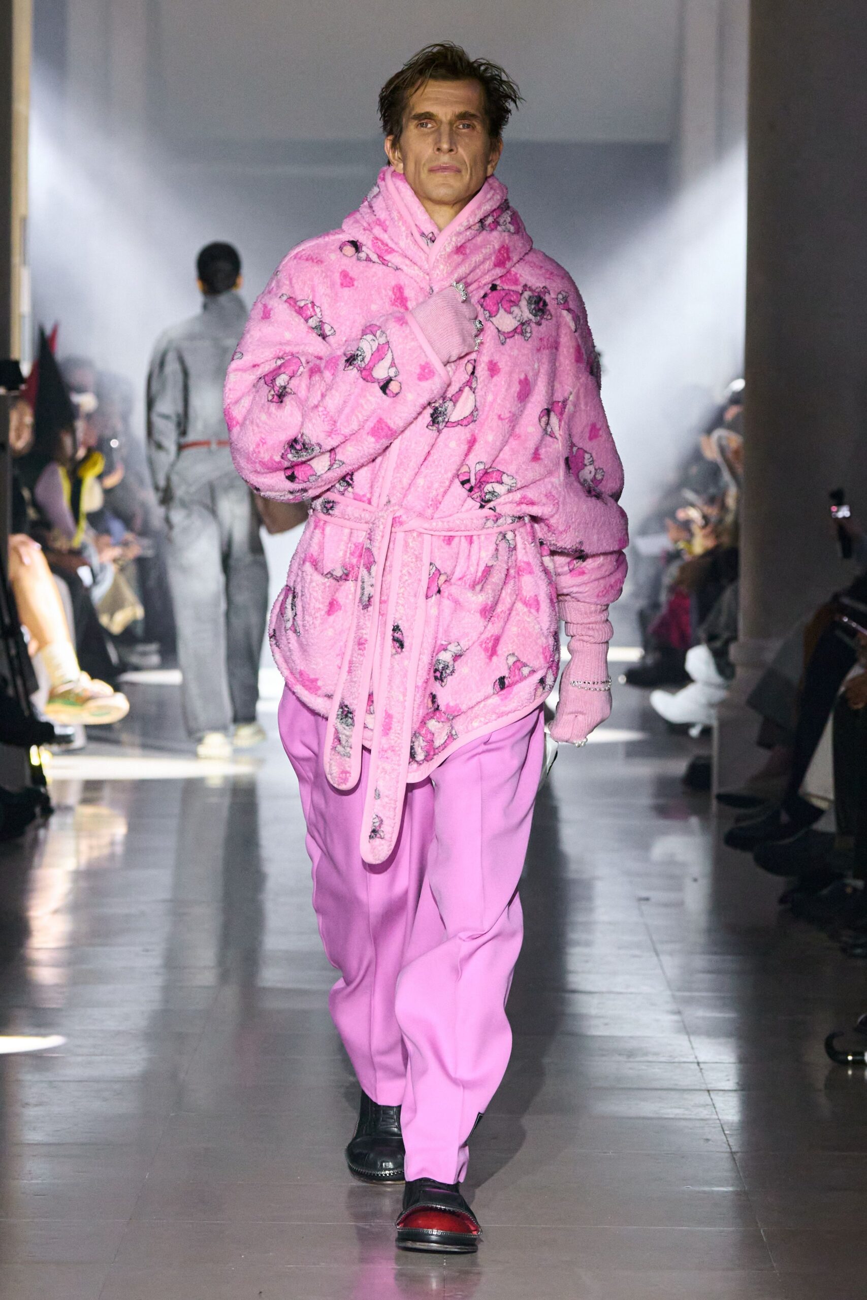 pink cotton long-sleeve collared relaxed printed coat