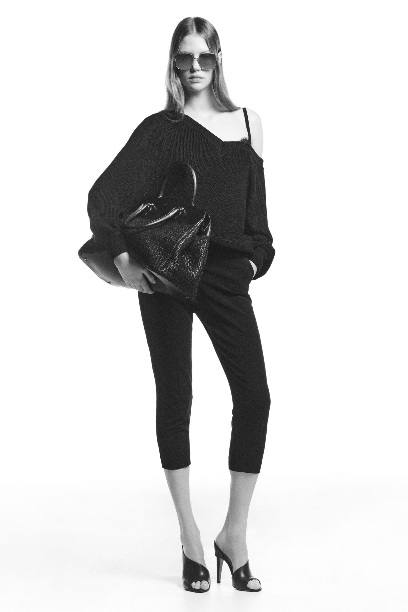 black cotton fitted straight-leg cropped pants