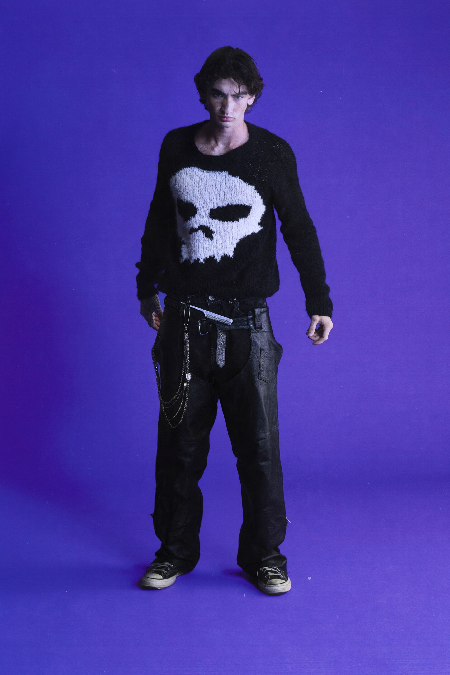 black cotton long-sleeve collared relaxed printed sweater