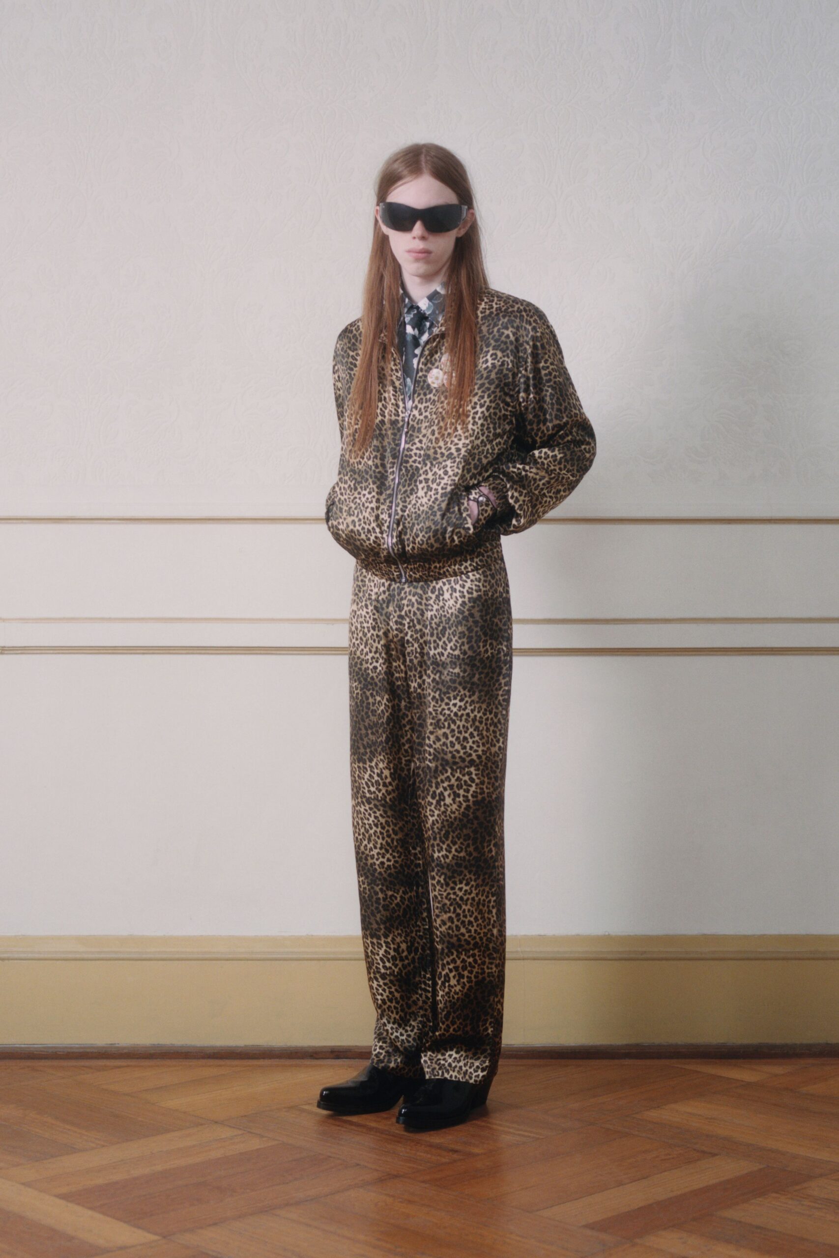 brown silk long-sleeve collared fitted printed jacket