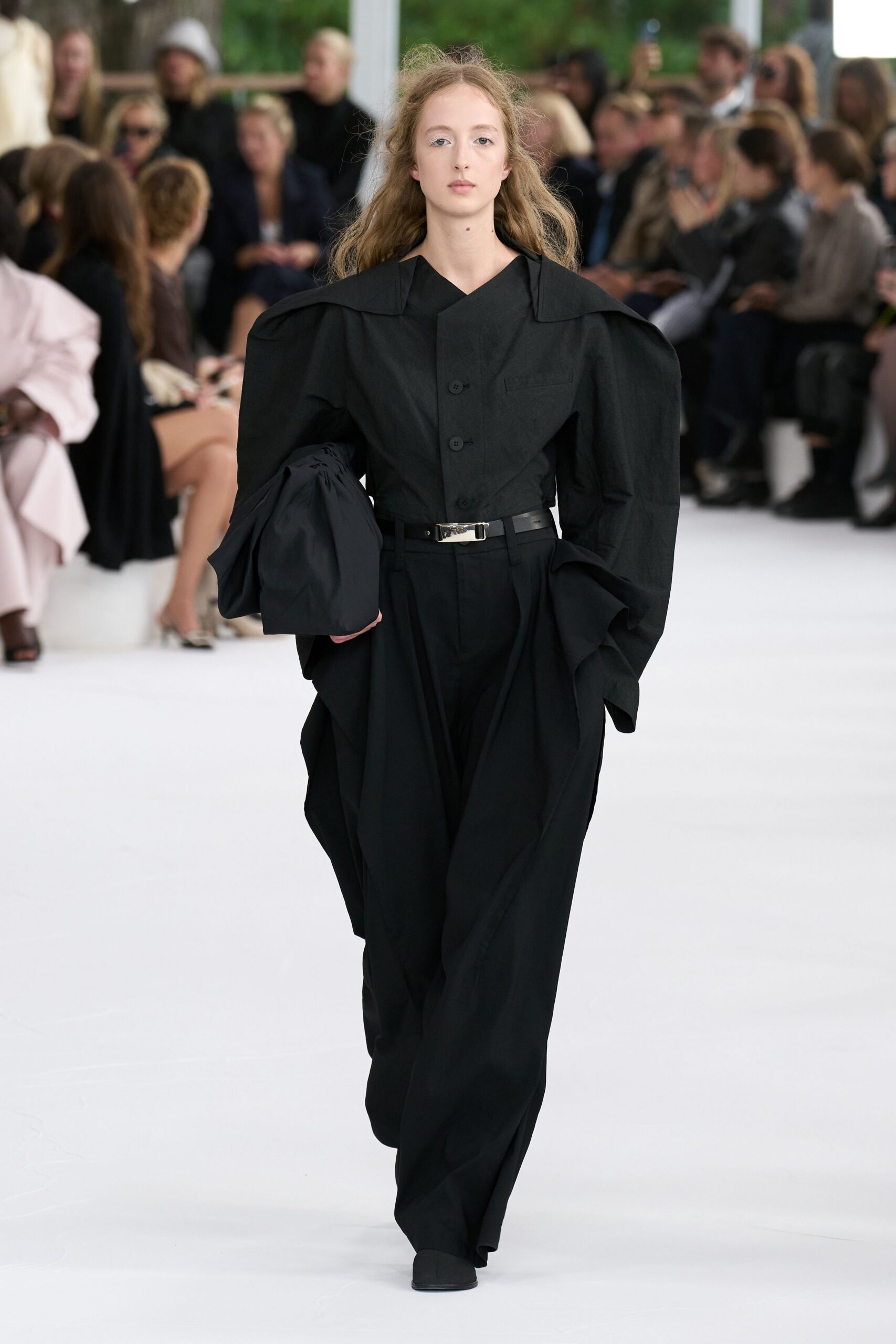black cotton relaxed high-waisted buttoned pleated pants