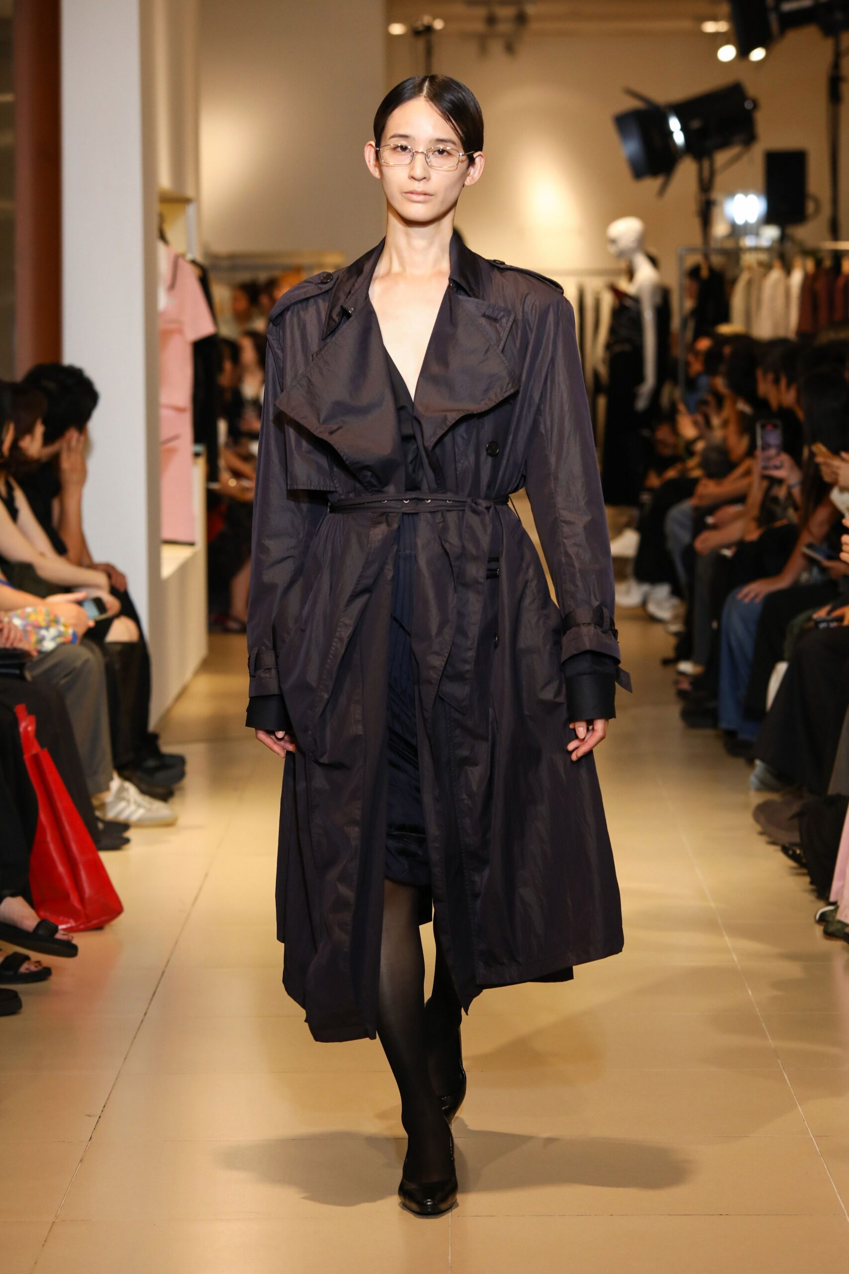 black cotton long-sleeve collared fitted belted trench