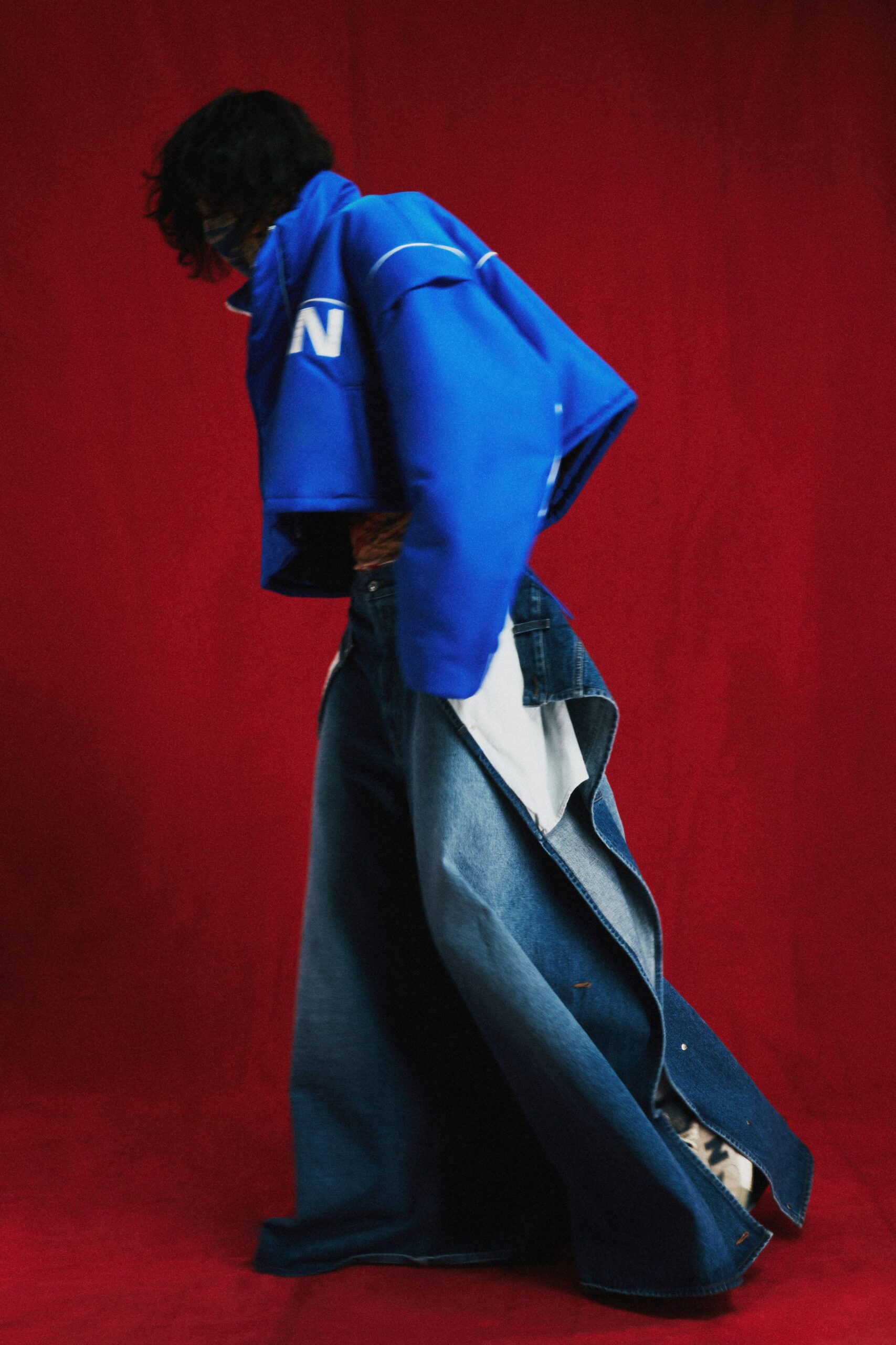 blue denim long-sleeve collared oversized zippered jacket