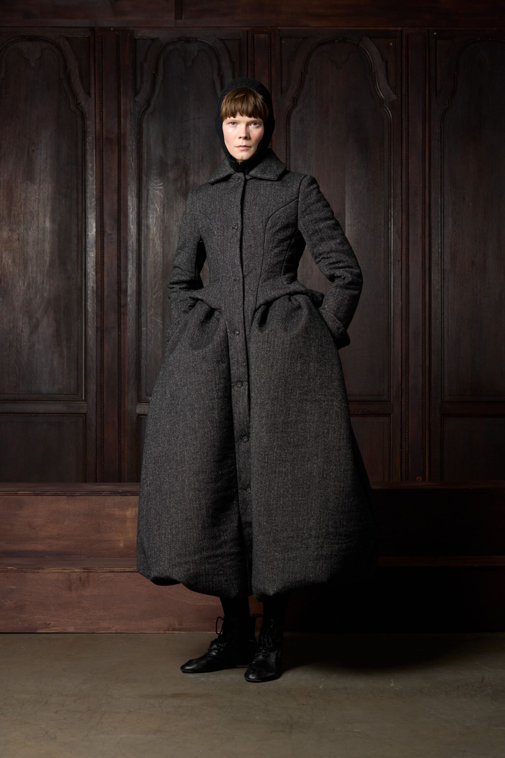 gray wool long-sleeve collared structured buttoned pleated coat