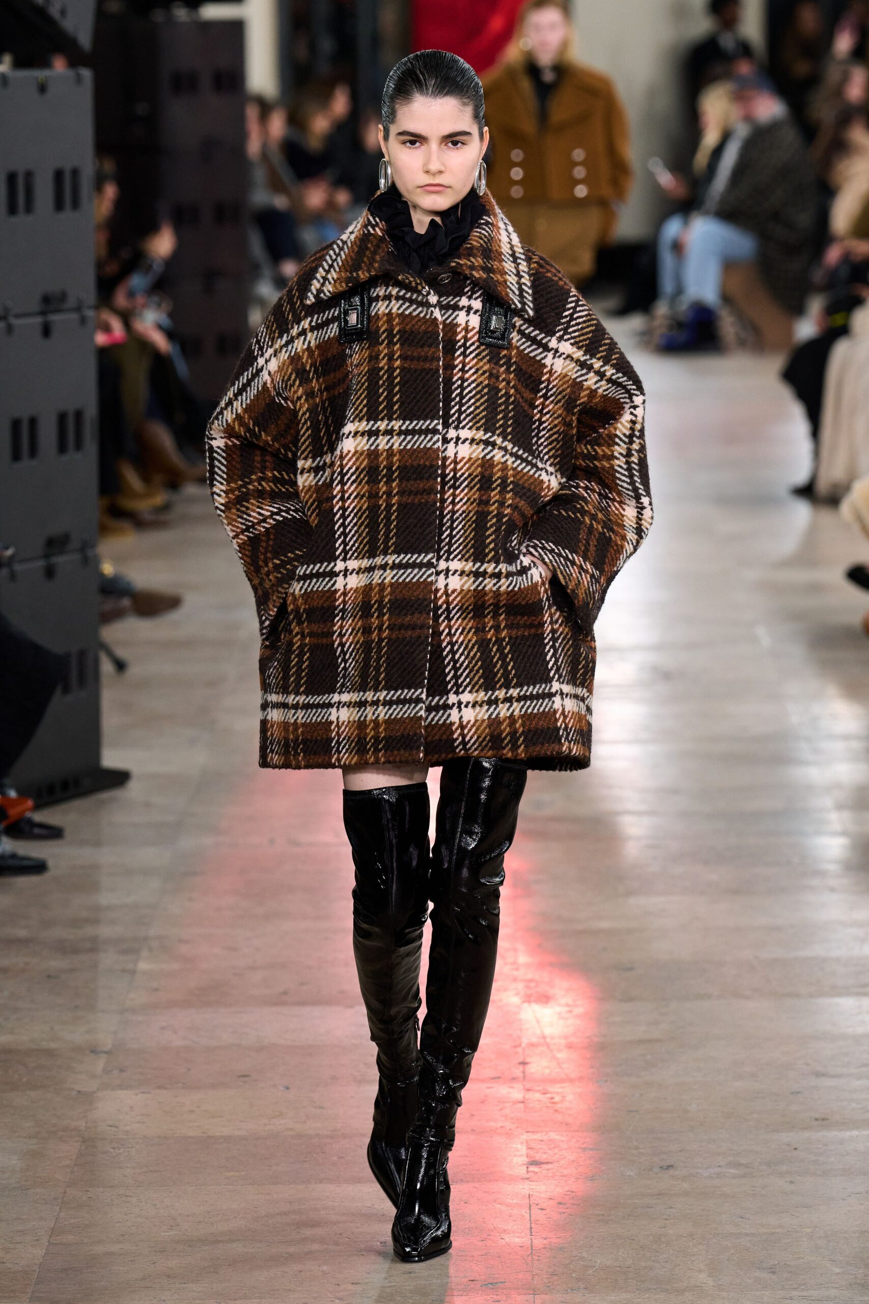 brown wool long-sleeve collared oversized checked coat