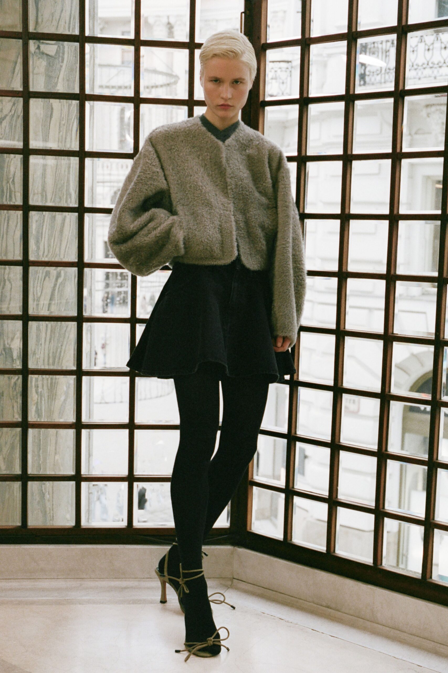 gray wool long-sleeve collared oversized zippered jacket