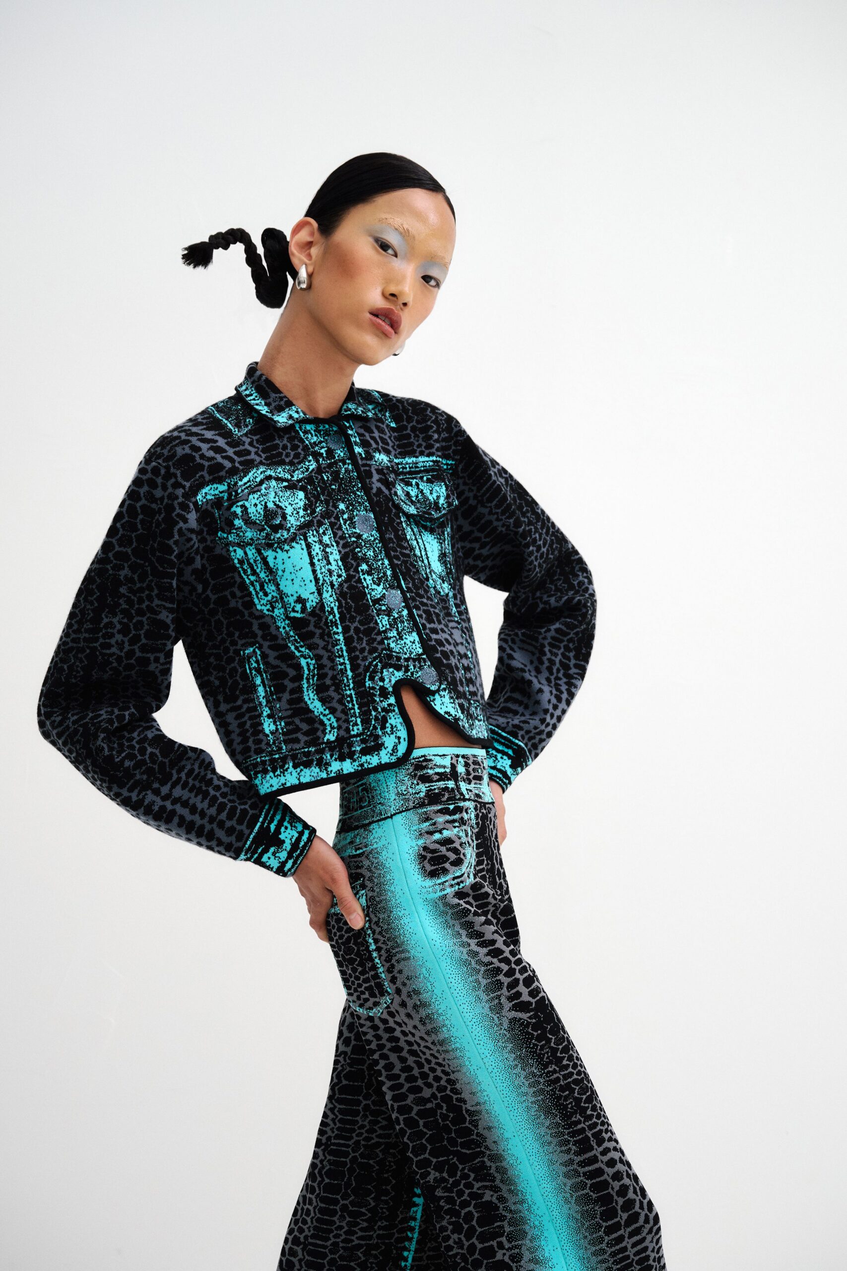 black vinyl long-sleeve collared fitted printed shiny jacket