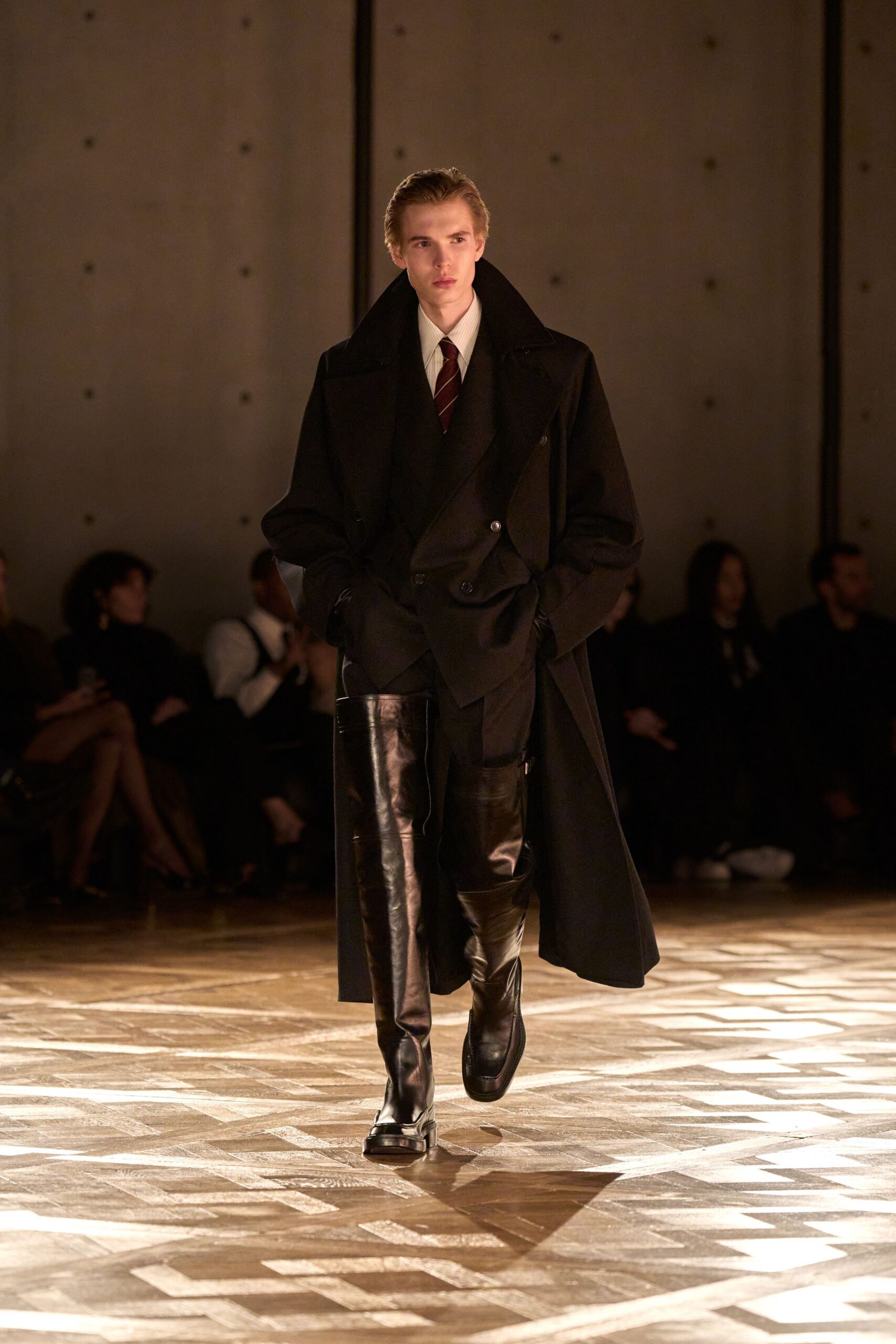 black wool long-sleeve collared relaxed coat