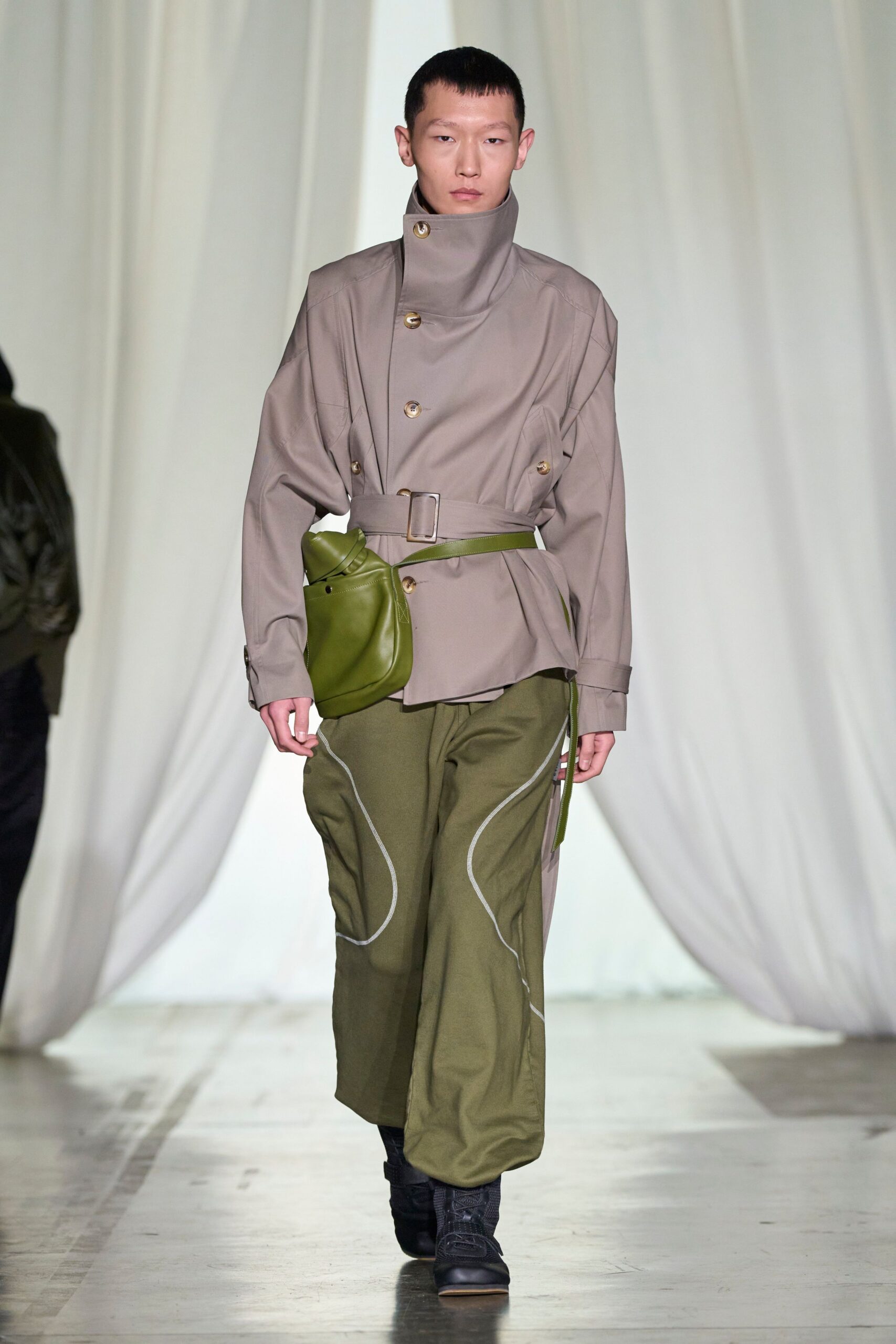 beige cotton long-sleeve collared structured buttoned jacket