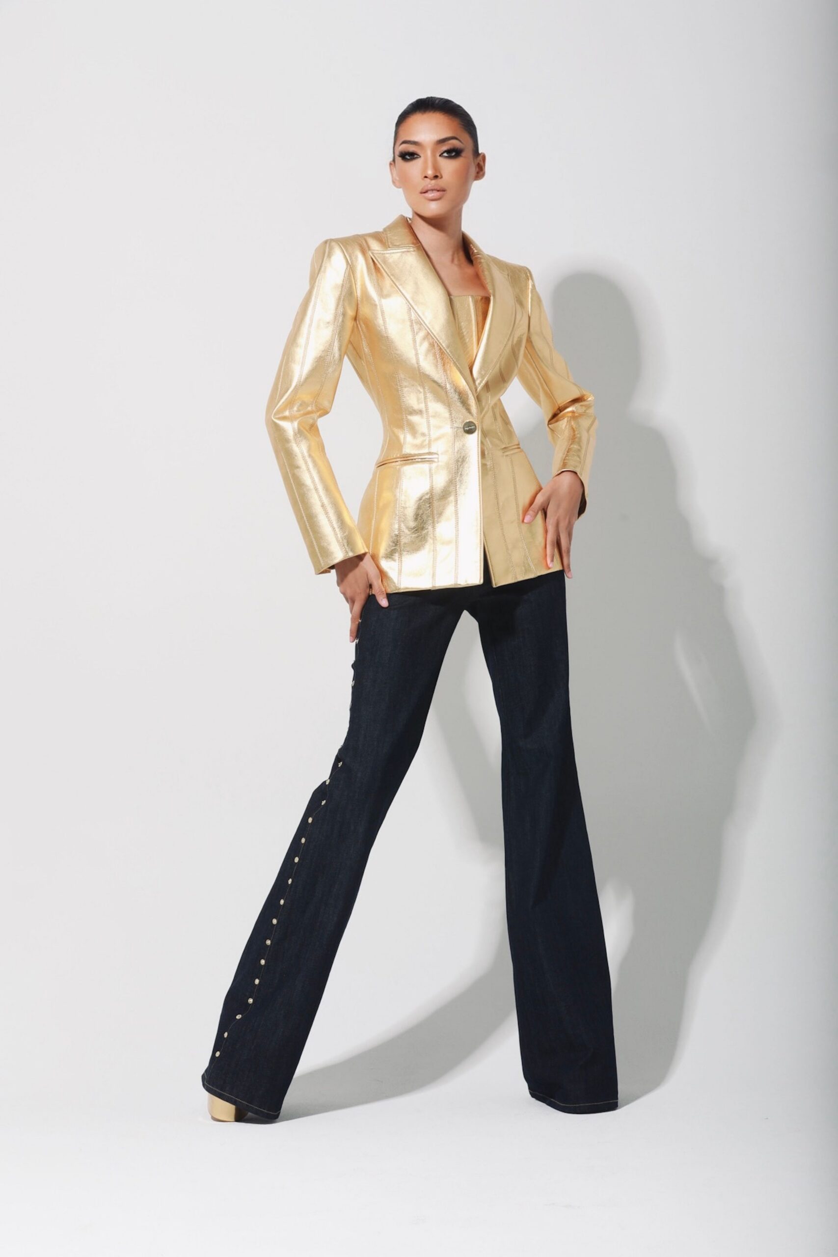 gold metallic long-sleeve collared tailored buttoned shiny blazer