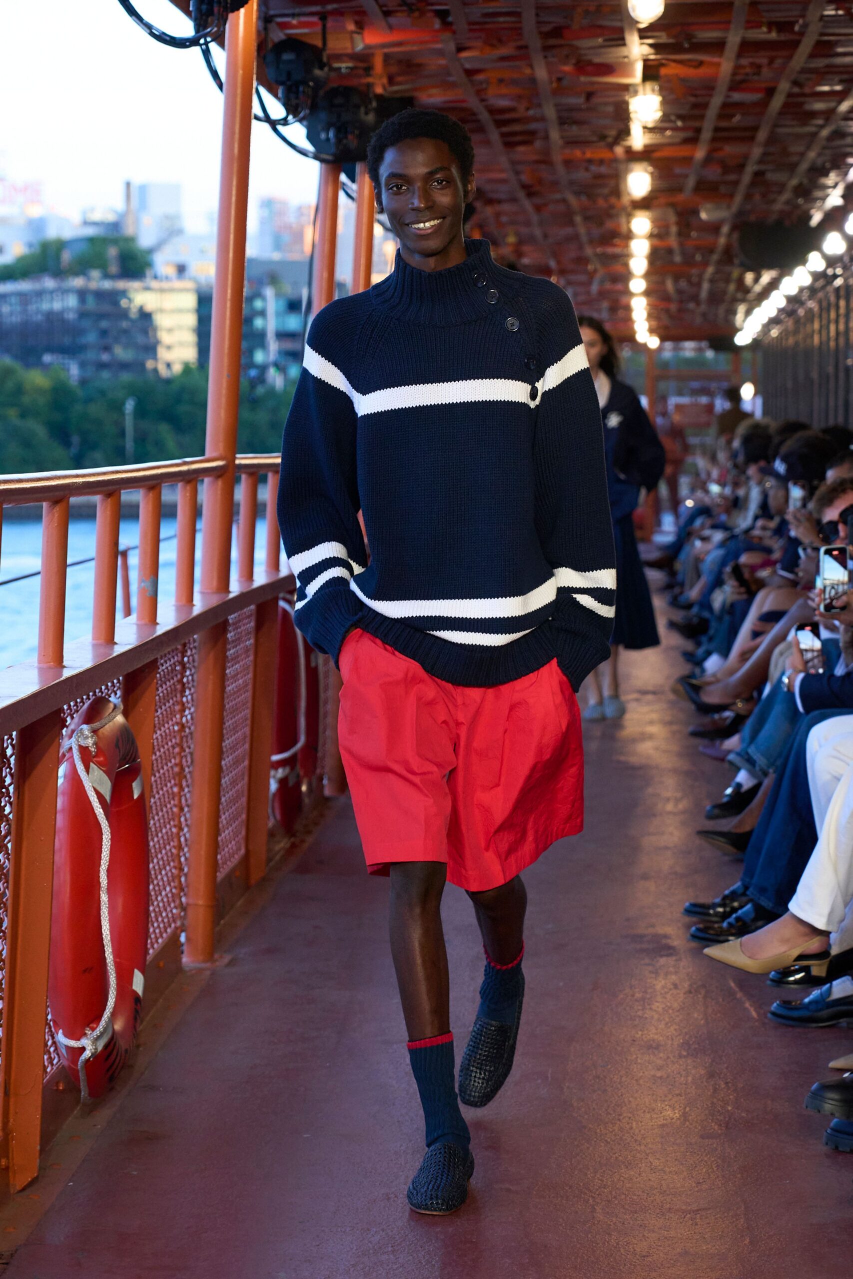 red cotton relaxed short shorts