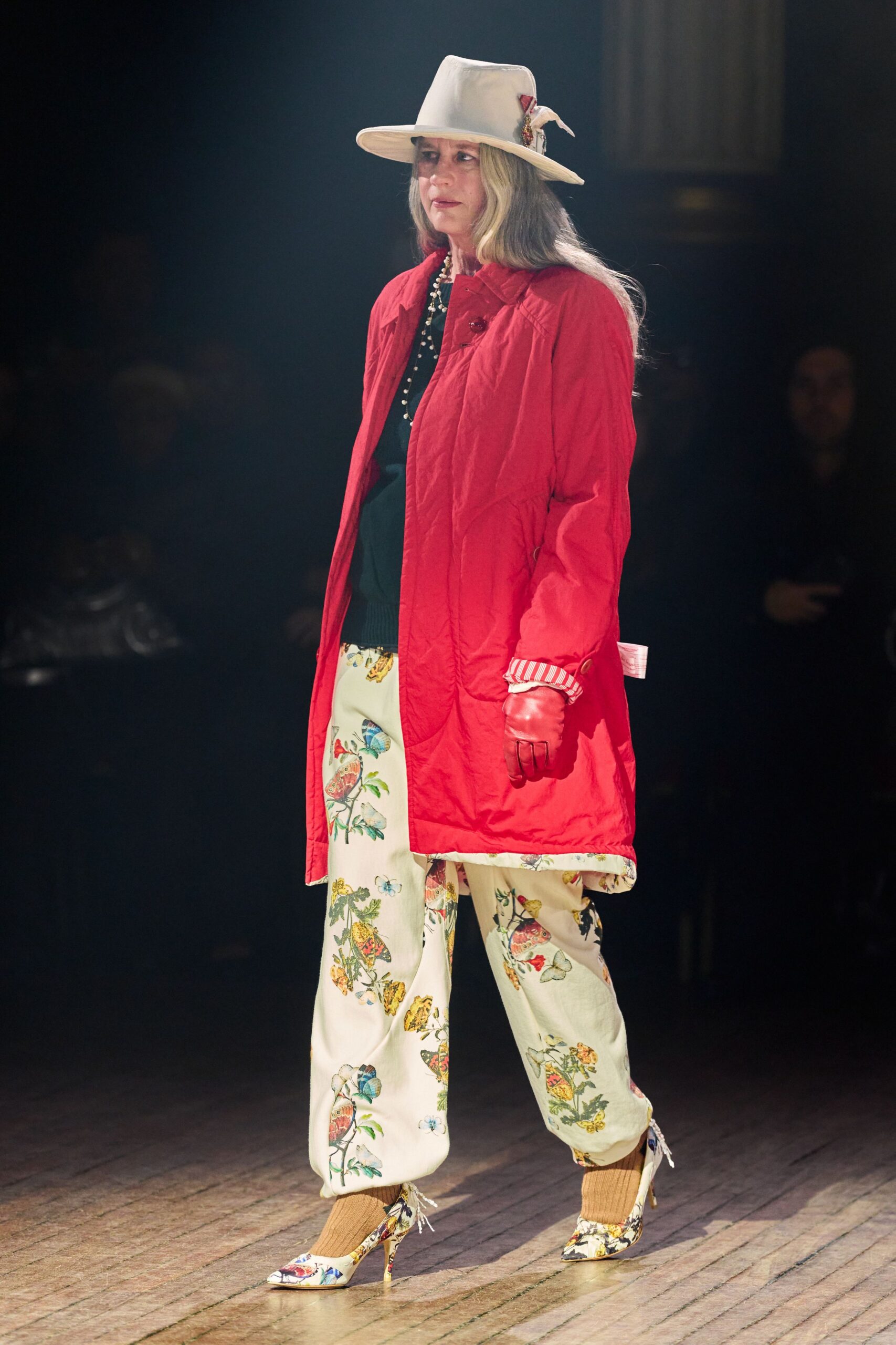 red cotton long-sleeve relaxed buttoned coat