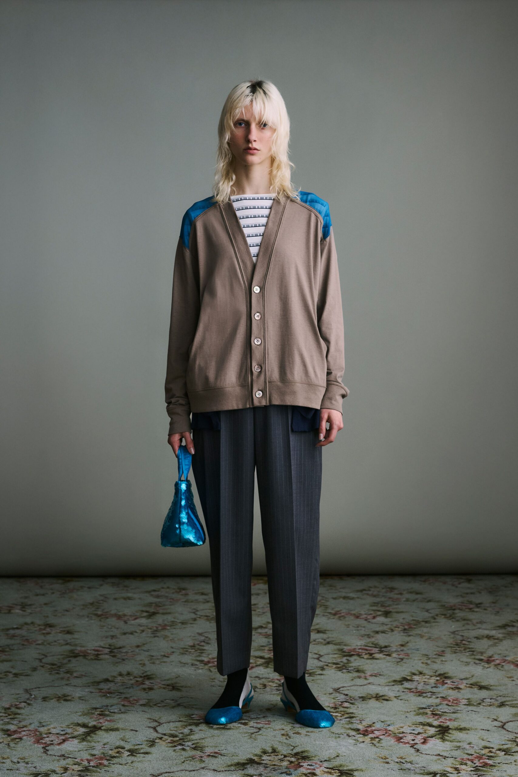beige cotton long-sleeve collared relaxed buttoned cardigan