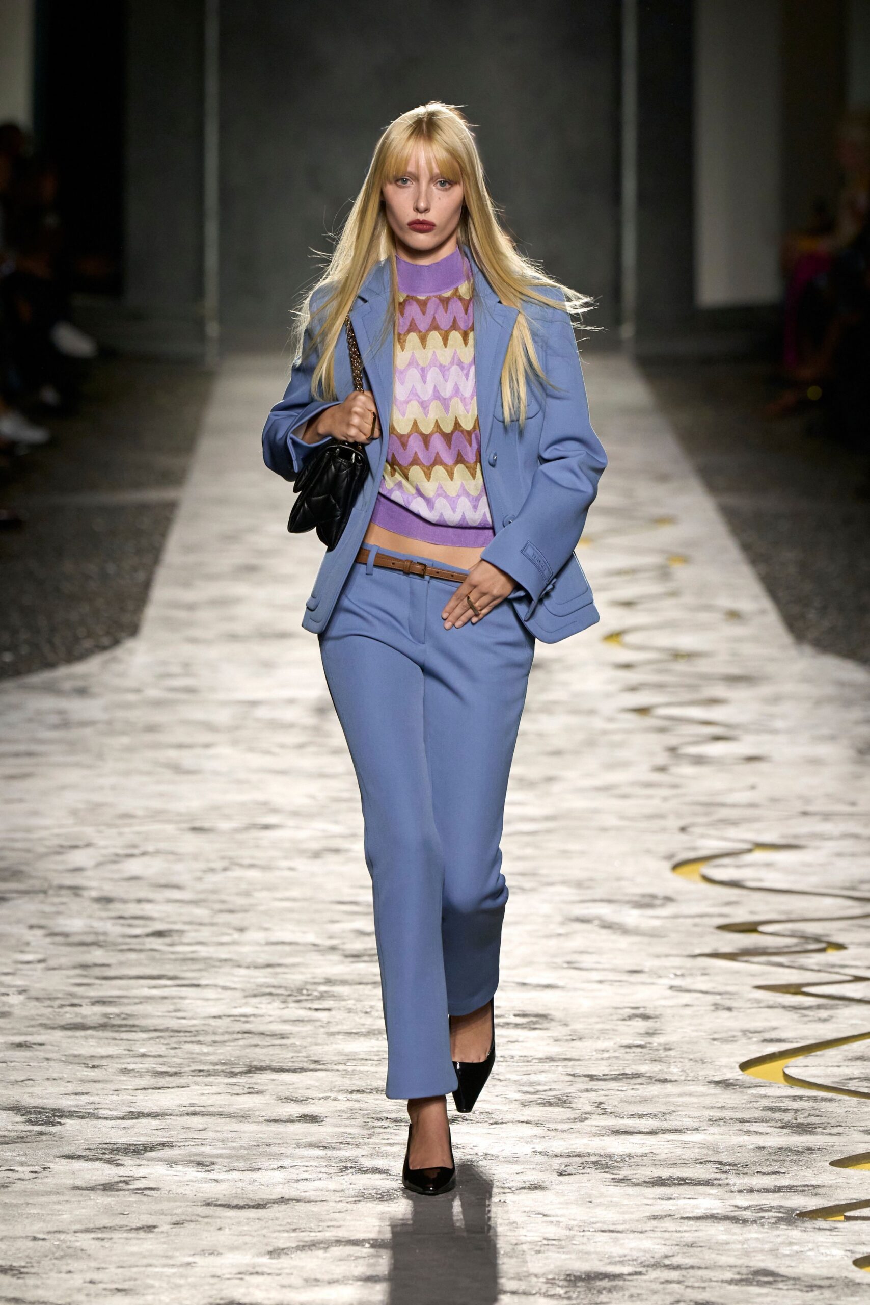 purple long-sleeve collared fitted zigzag top