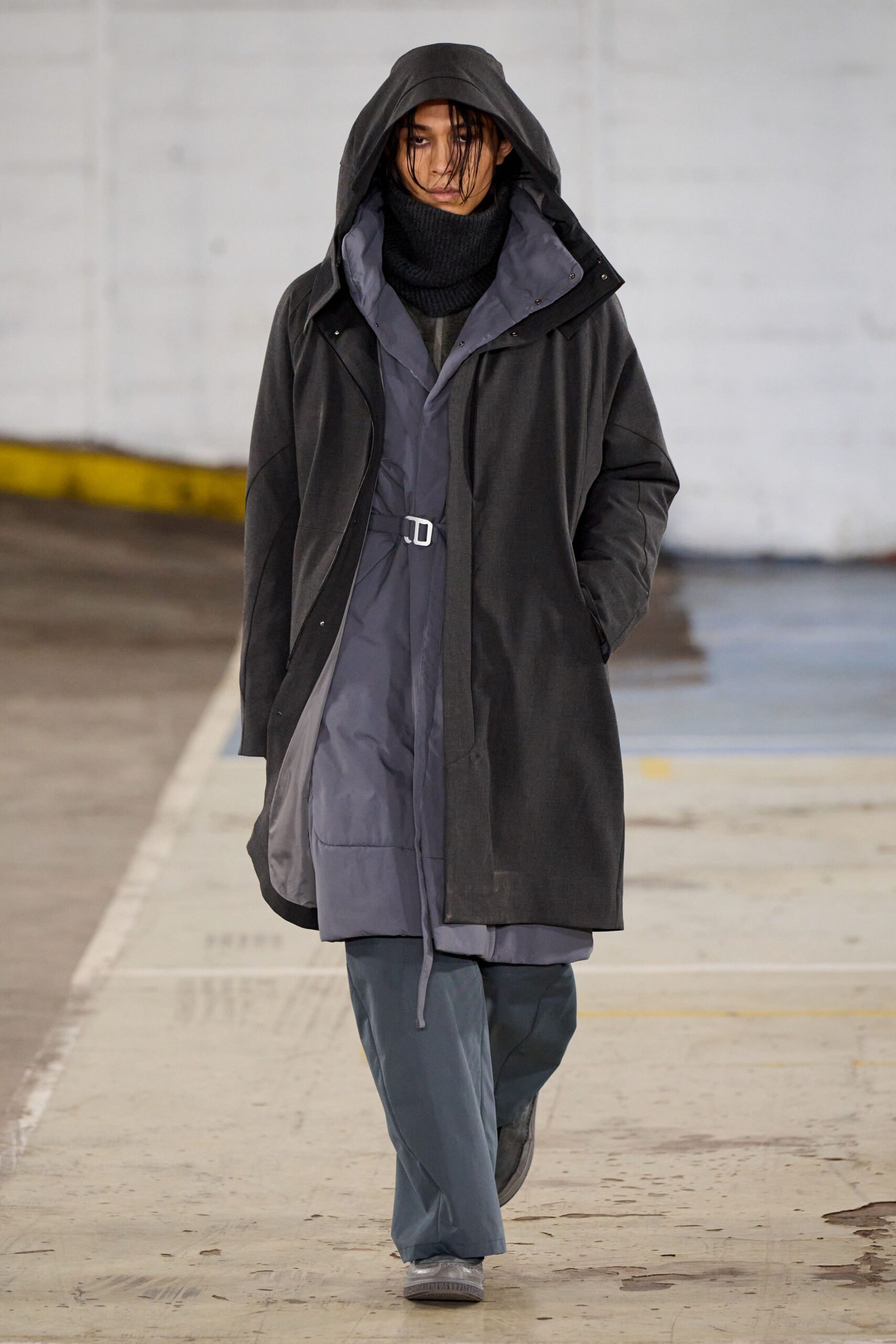 gray cotton long-sleeve hooded relaxed zippered belted coat