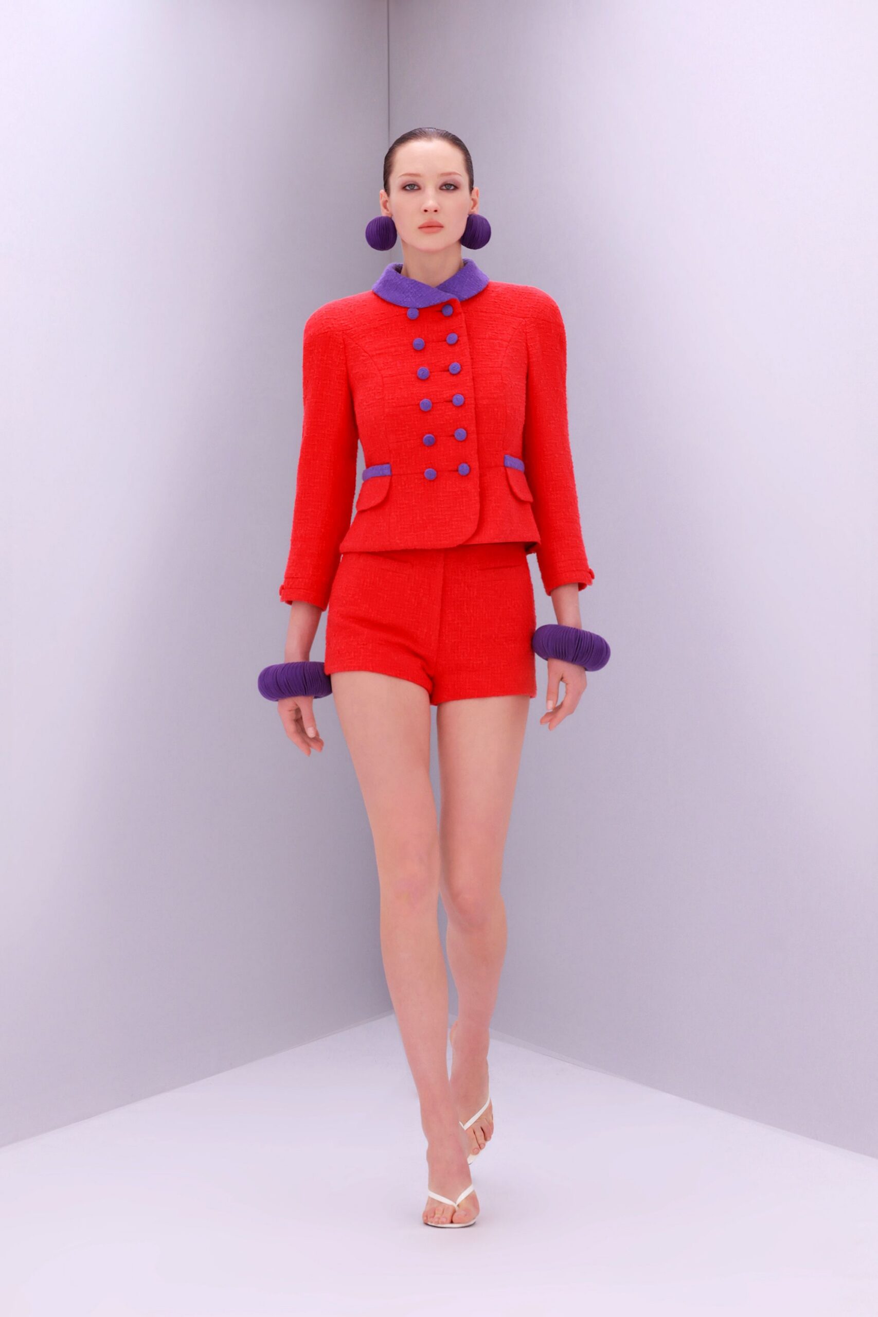 red tweed long-sleeve collared fitted buttoned jacket