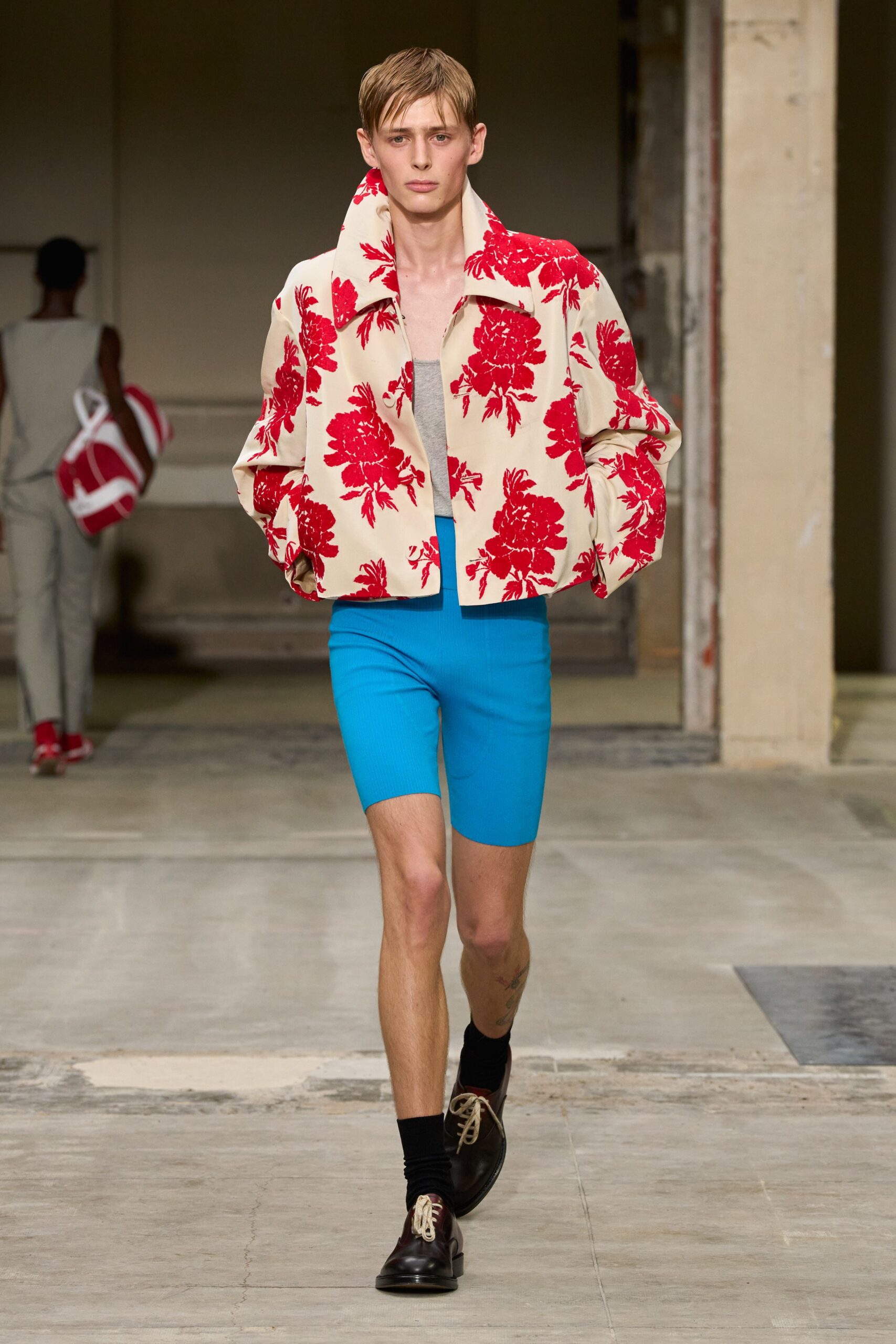 white cotton short-sleeve collared fitted floral buttoned jacket