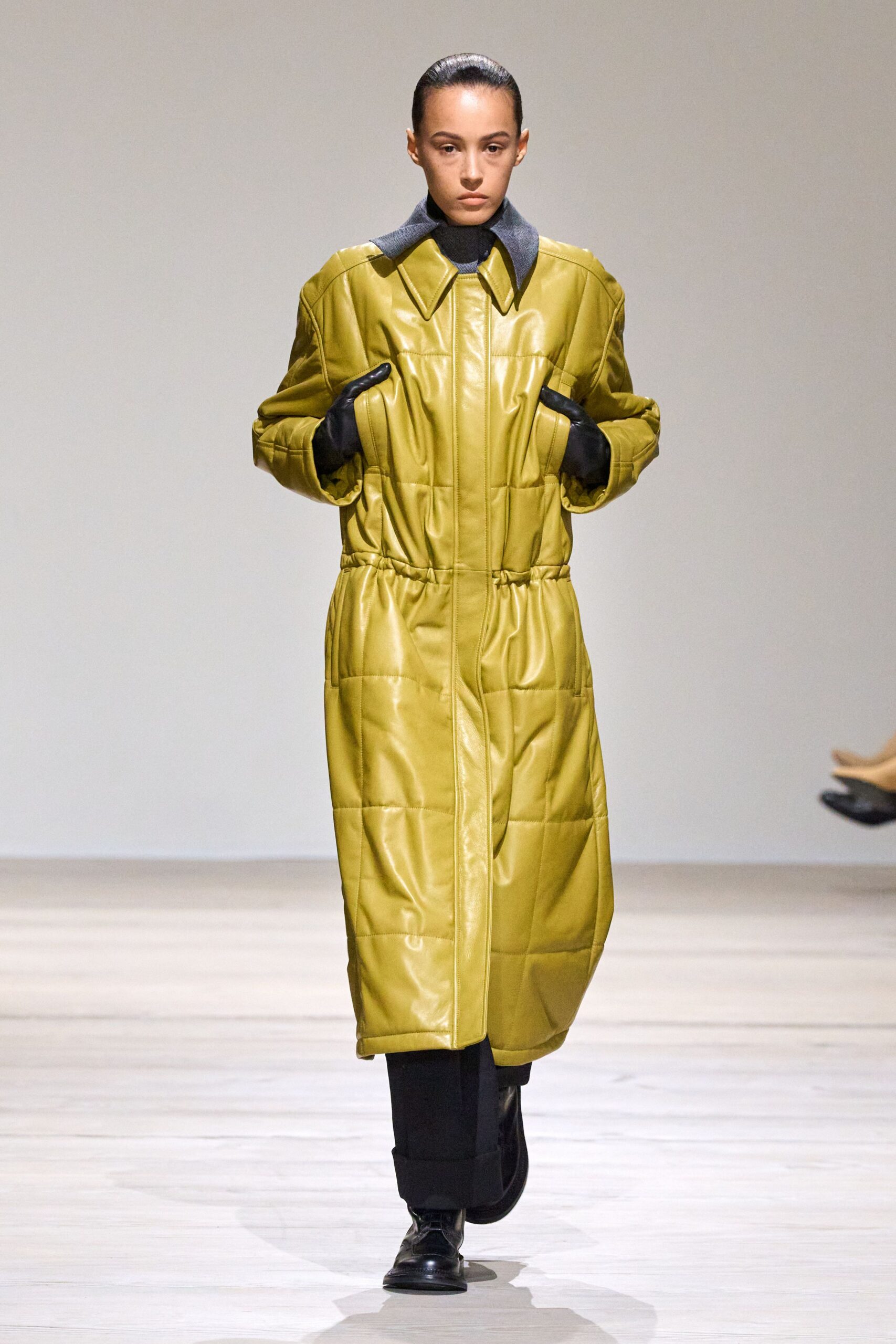 yellow leather long-sleeve collared fitted quilted coat
