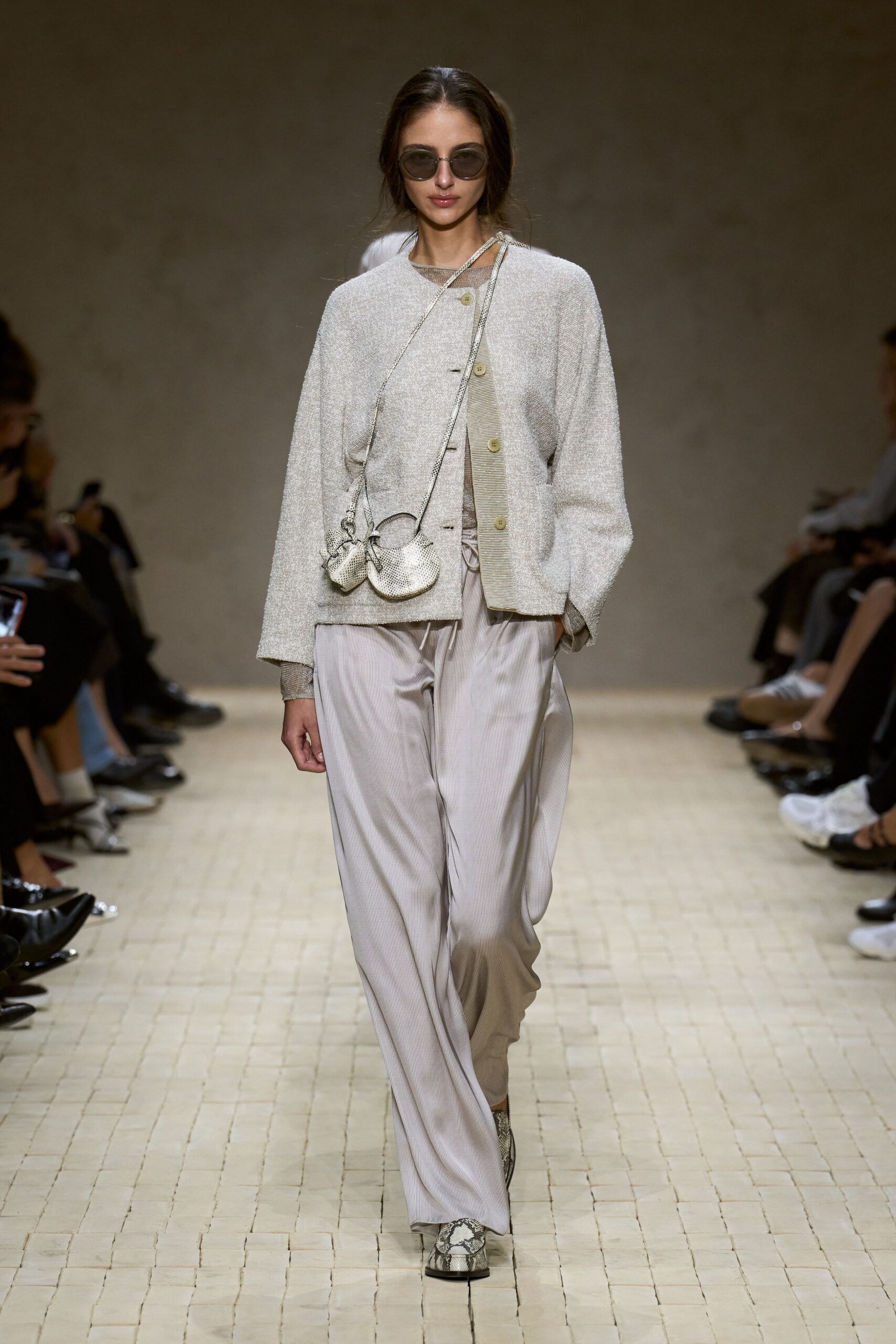 gray cotton fitted pleated pants