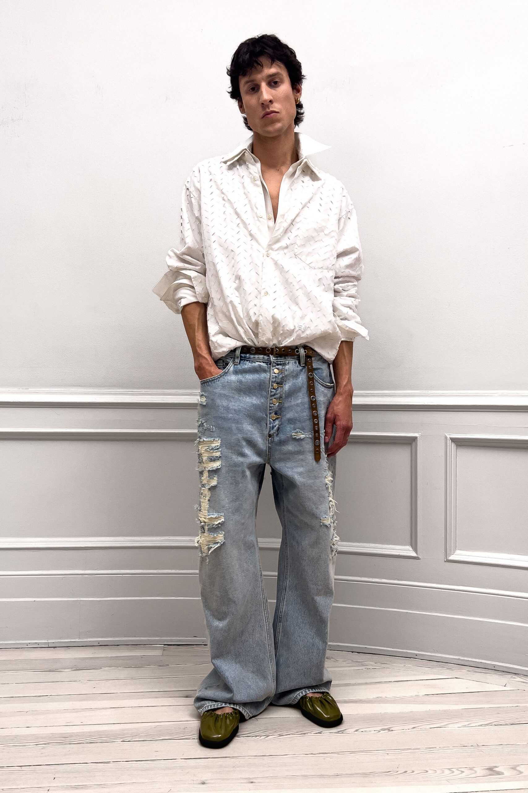 white relaxed shirt with distressed jeans