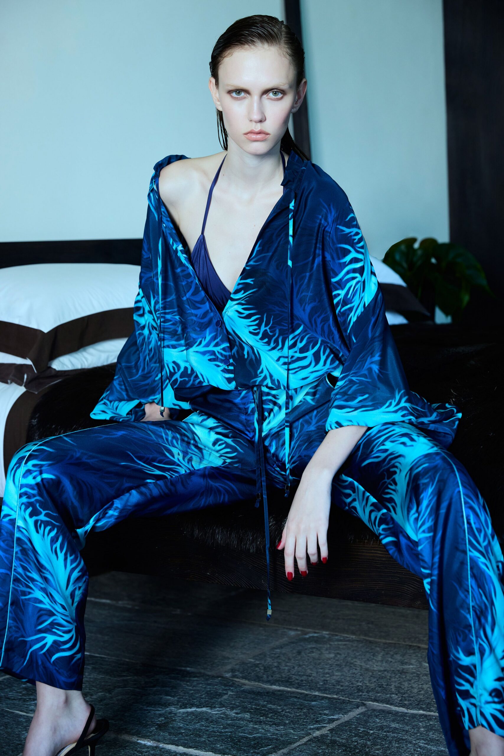 blue silk long-sleeve v-neck relaxed printed jacket