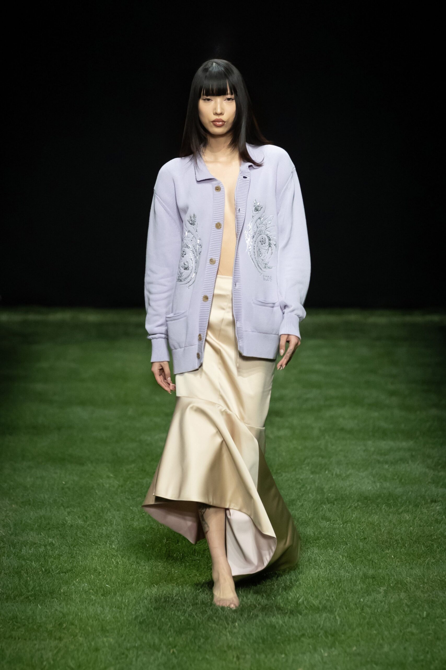 gold silk fitted high-waisted flared flowing midi skirt