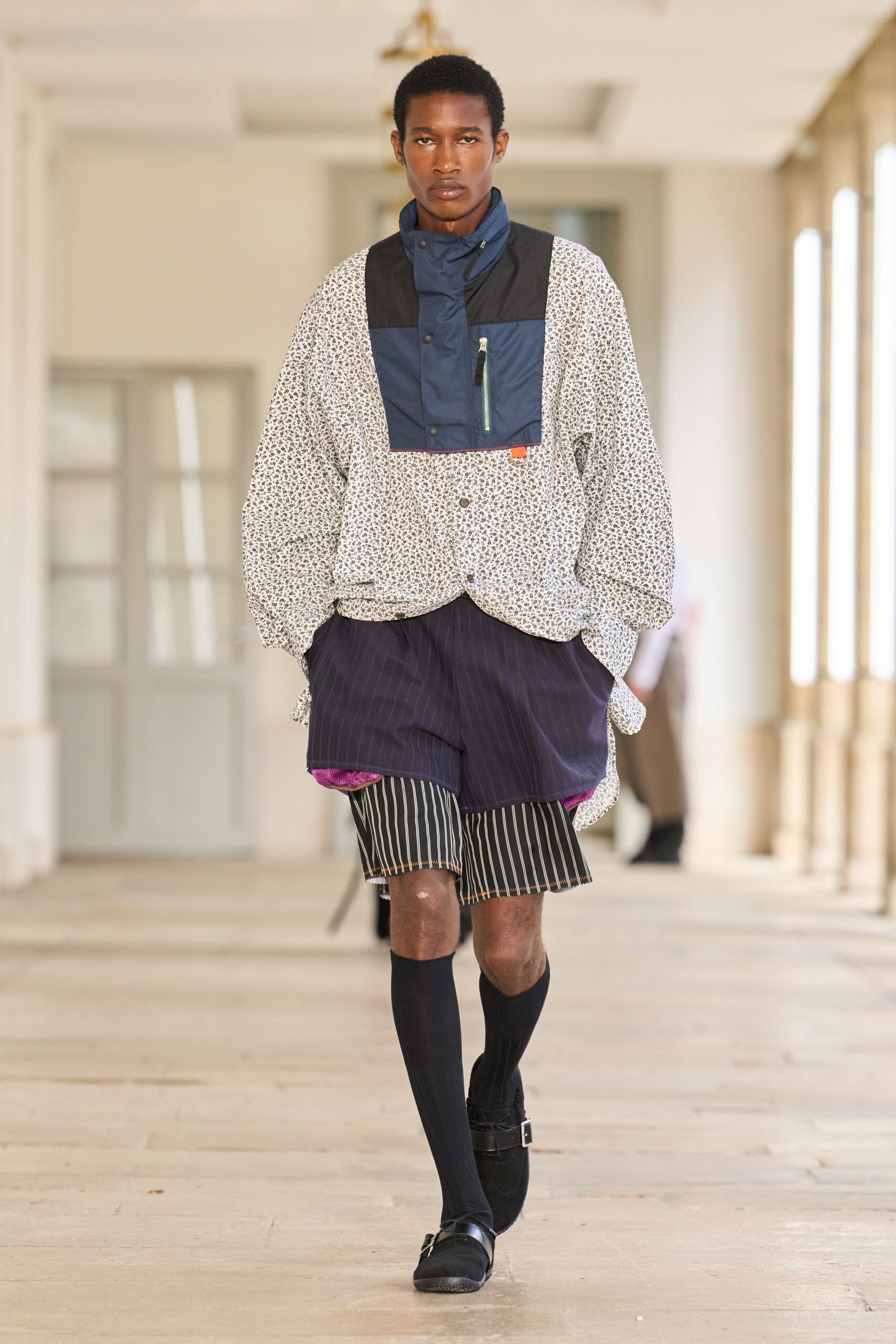 white cotton long-sleeve collared relaxed printed jacket