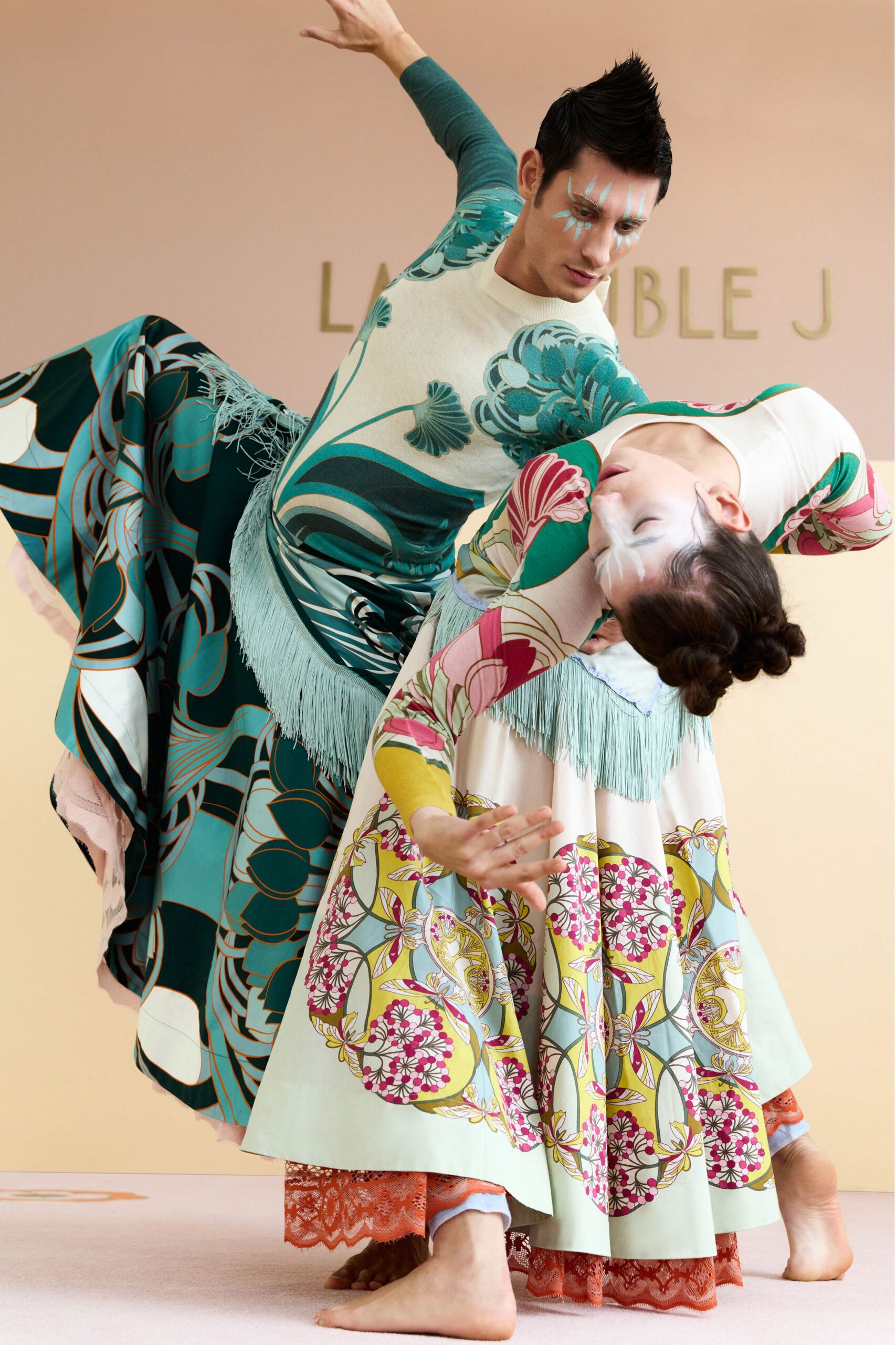 green cotton long-sleeve collared relaxed flared printed dress