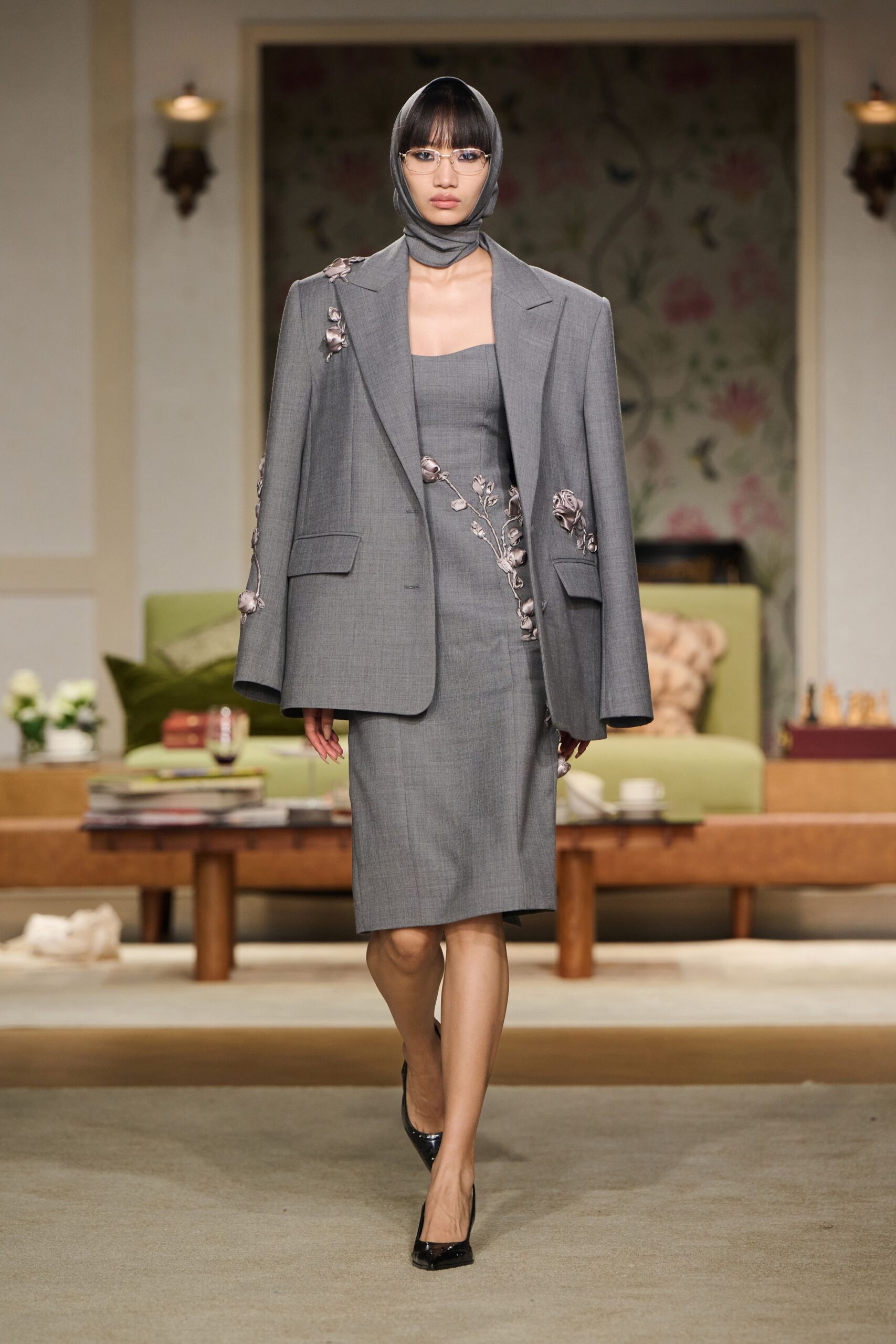 gray wool long-sleeve collared structured embroidered blazer