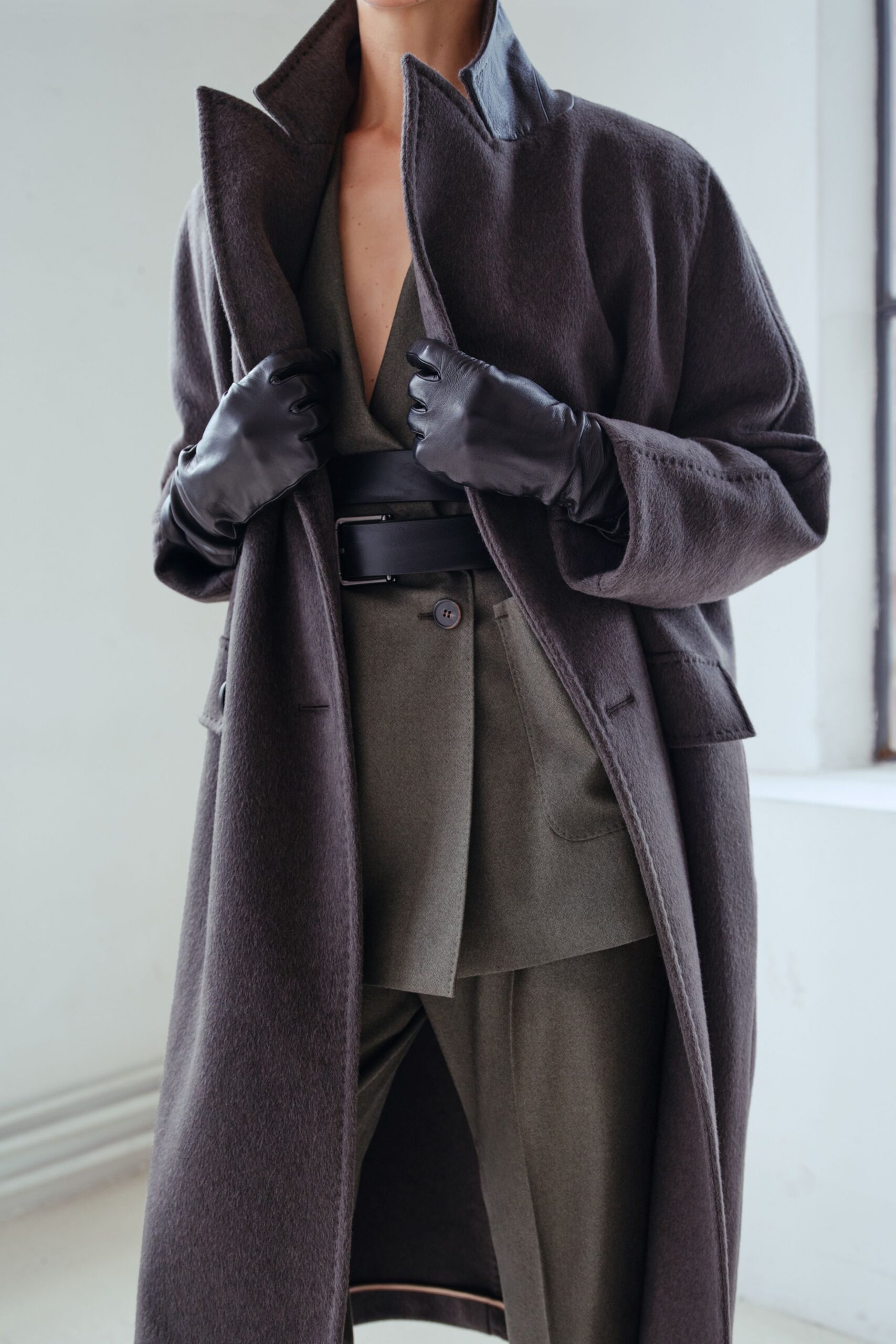 green cotton v-neck long-sleeve fitted structured blazer