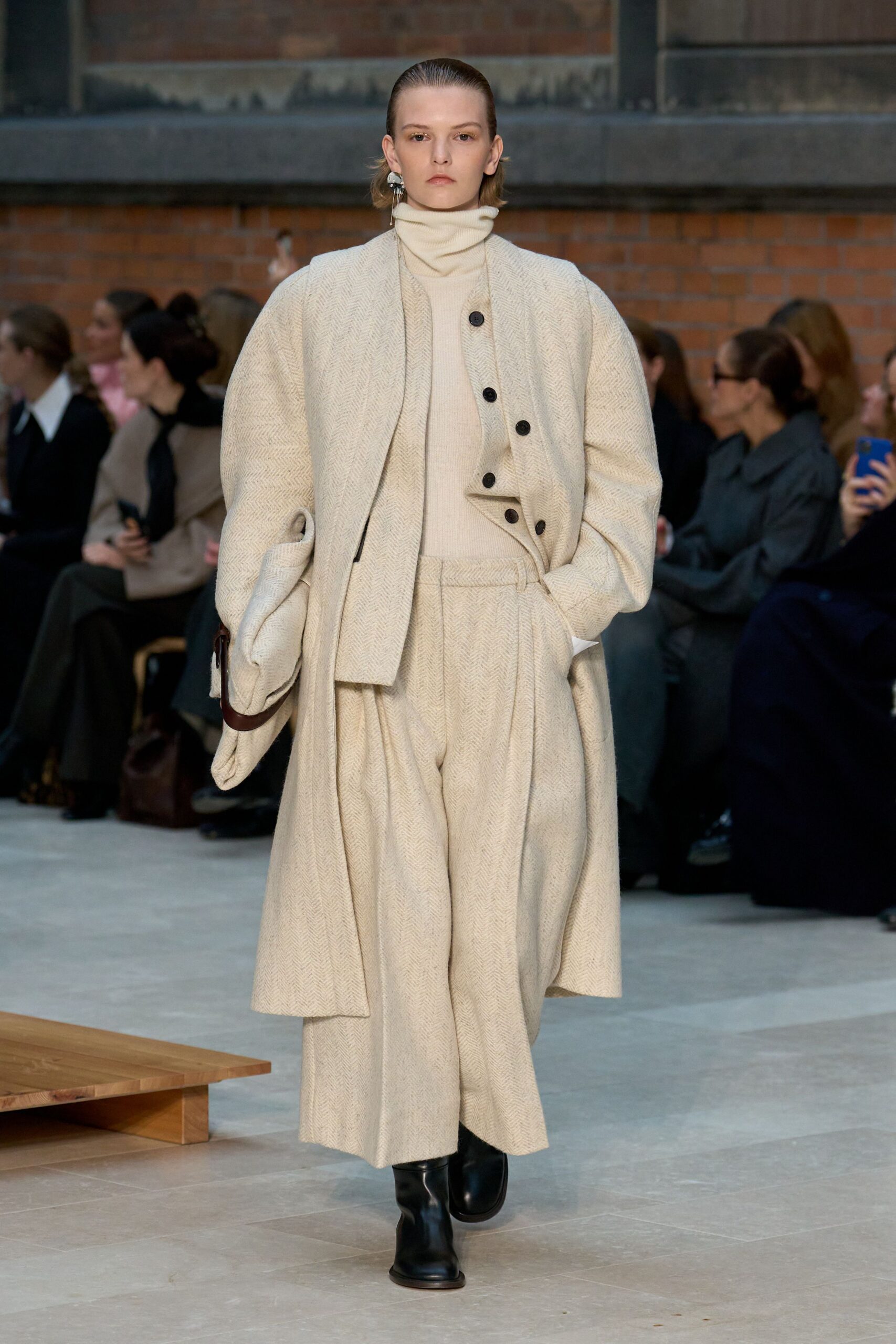 beige wool long-sleeve collared relaxed buttoned coat