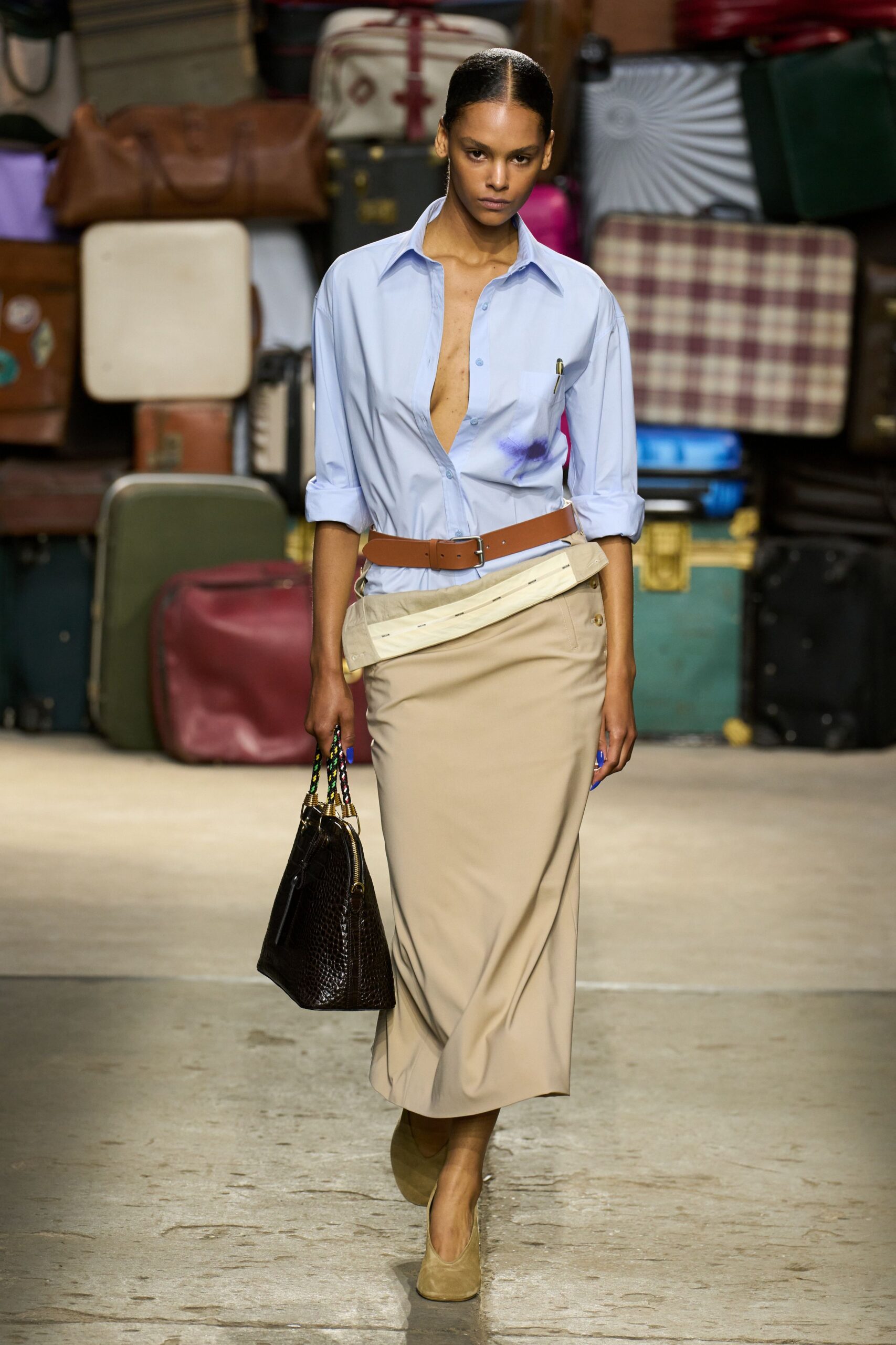 blue cotton shirt beige midi skirt