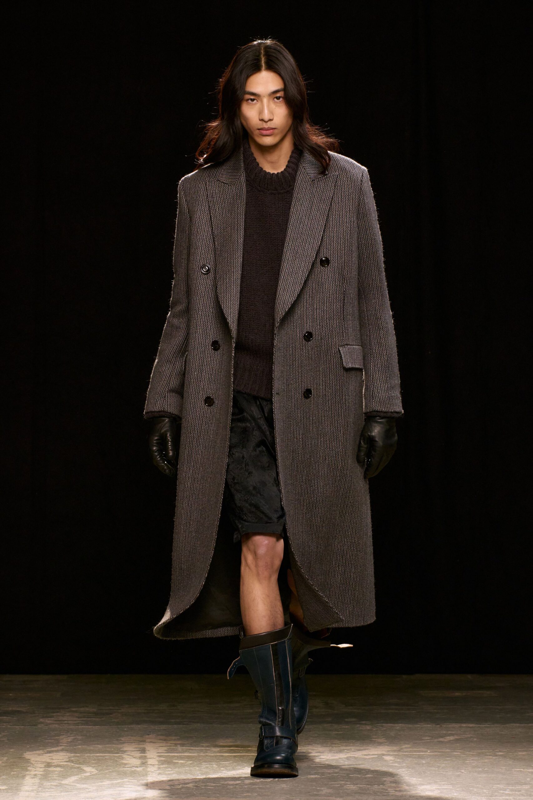 gray wool long-sleeve double-breasted structured pleated coat