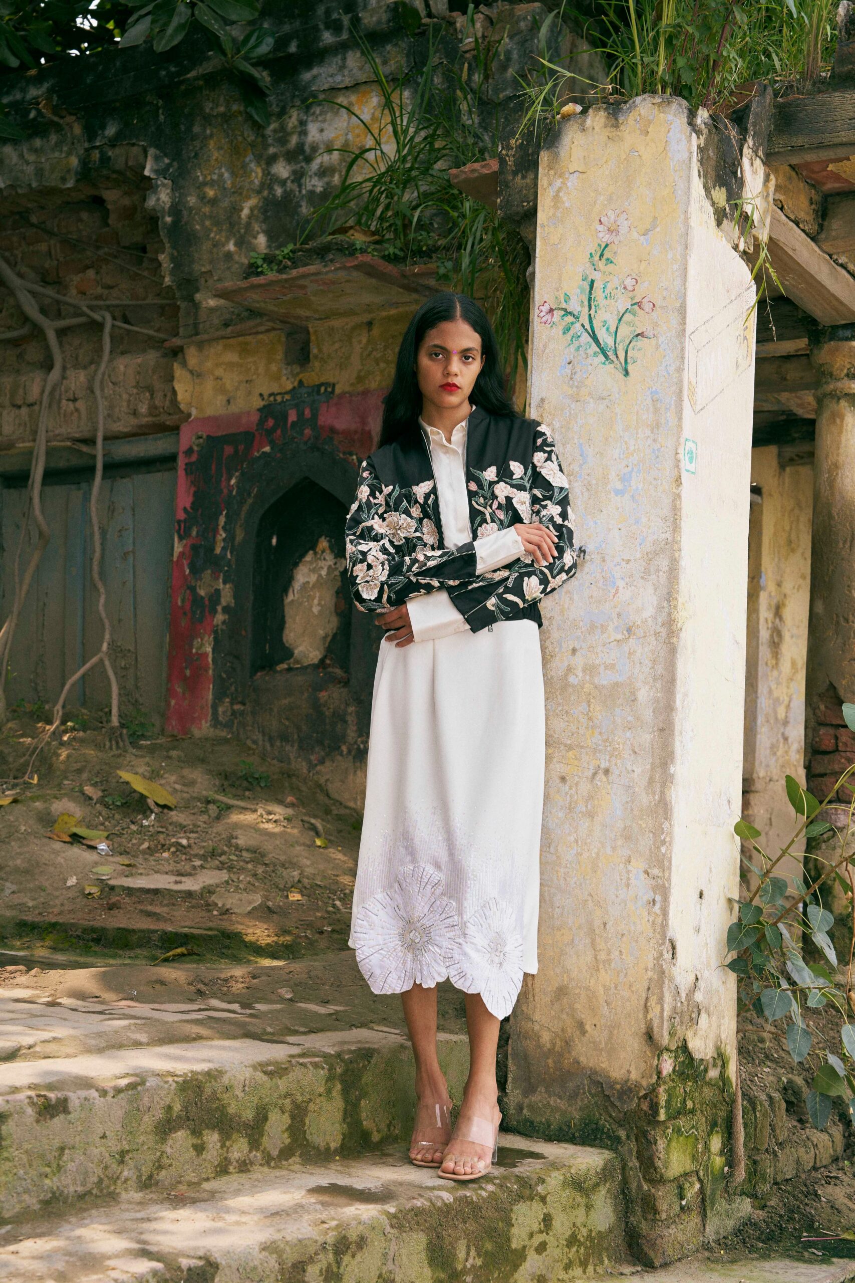 black cotton long-sleeve fitted floral jacket