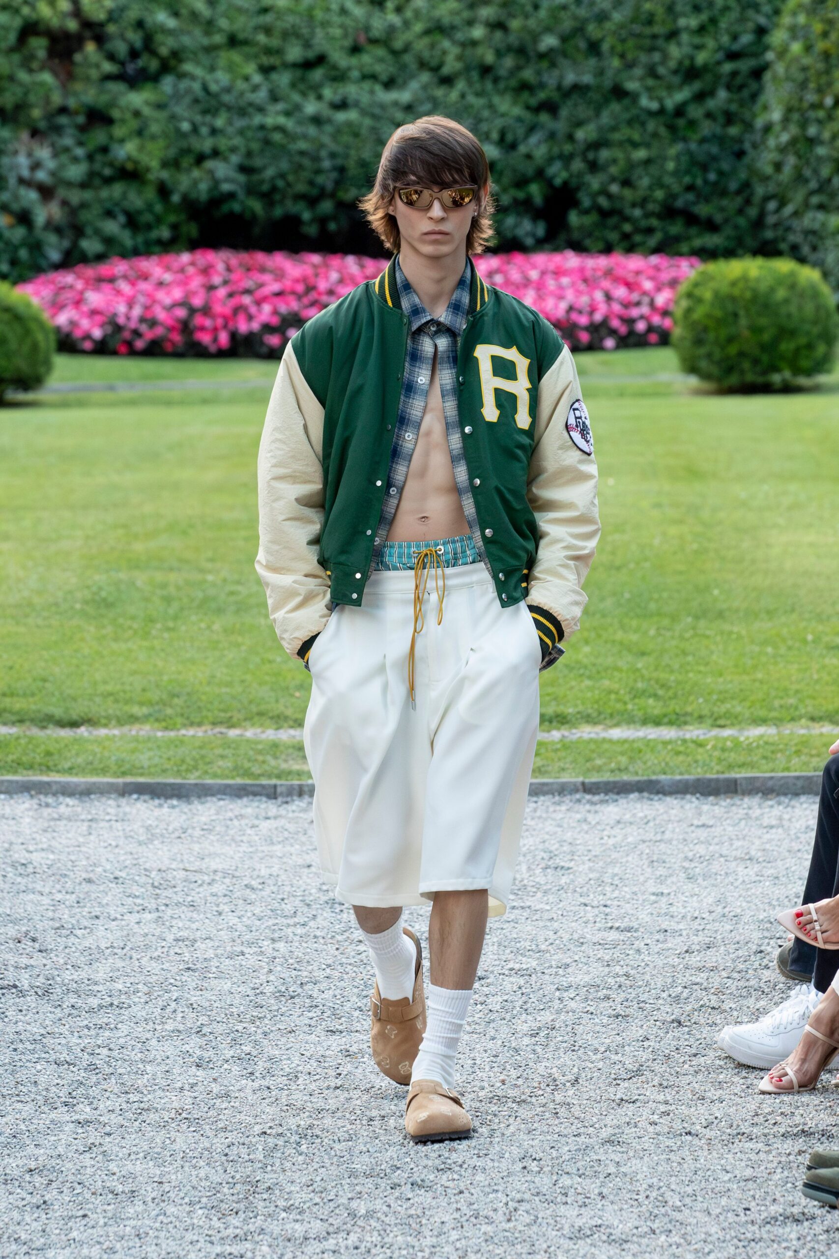 green cotton long-sleeve collared relaxed buttoned jacket