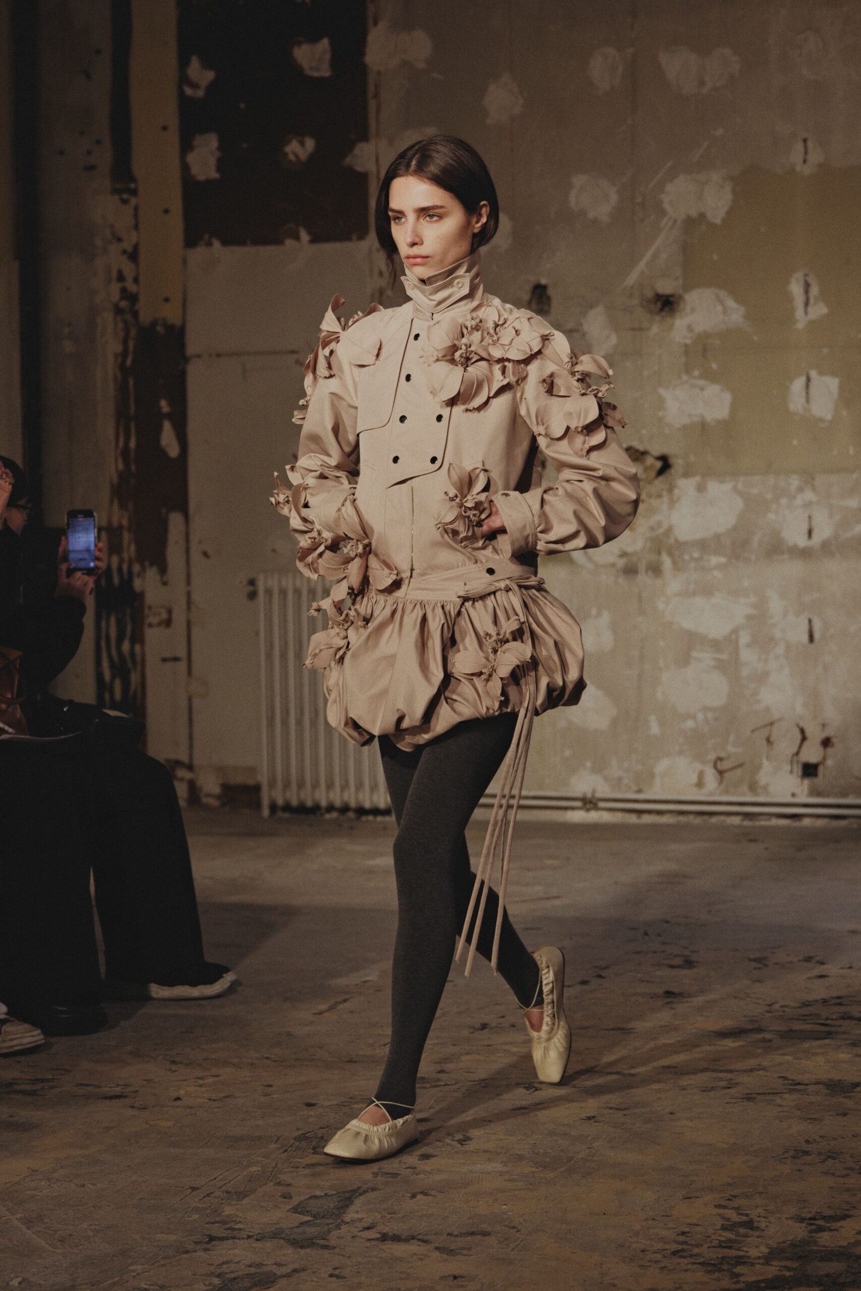 beige cotton long-sleeve collared relaxed ruffled zippered jacket