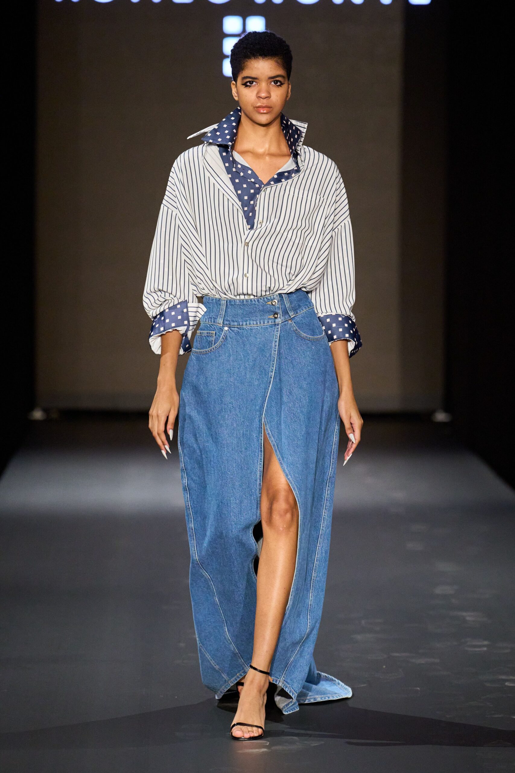 blue denim slit fitted high-waisted straight-leg midi skirt
