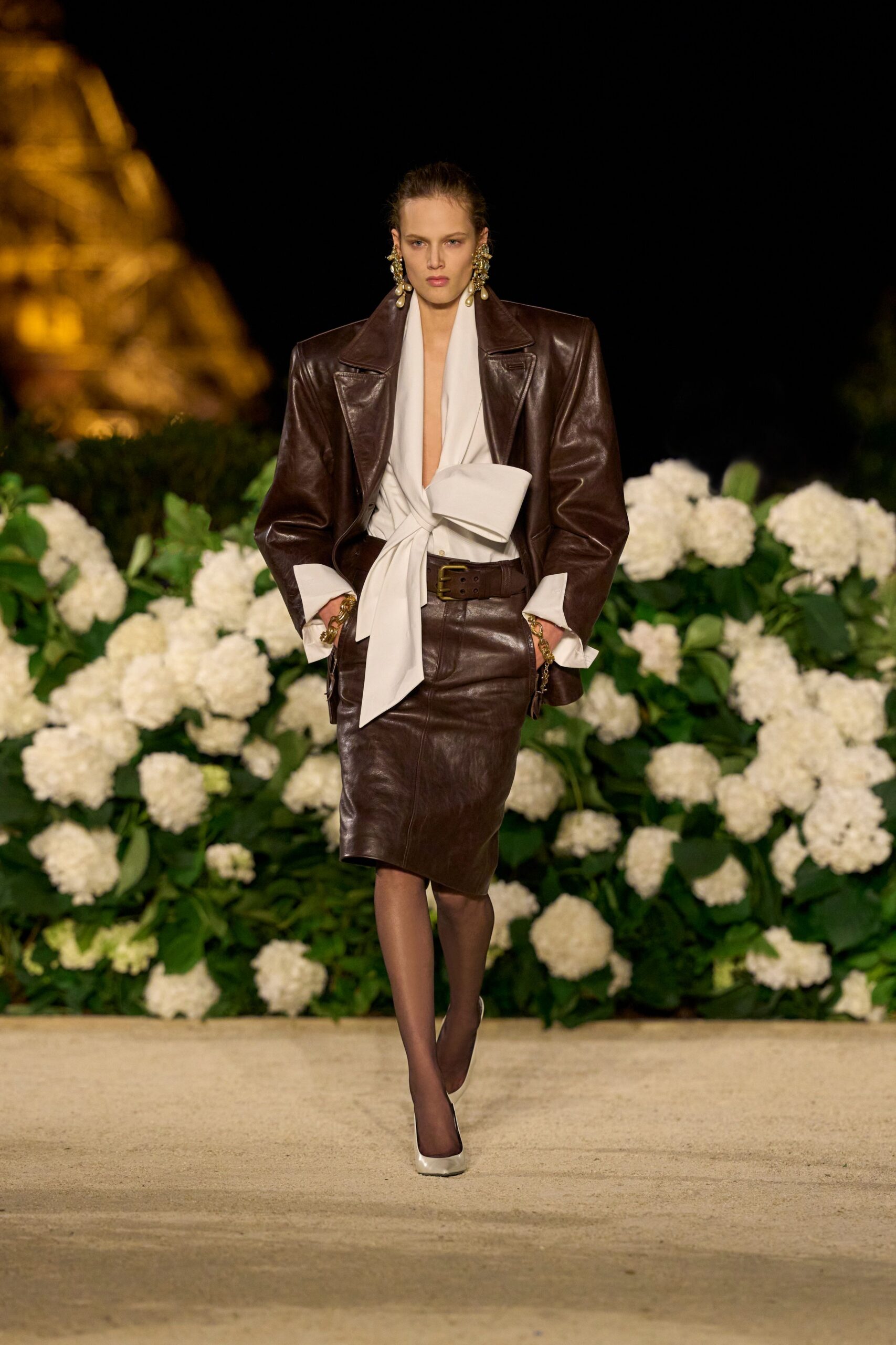 brown leather fitted high-waisted pencil skirt
